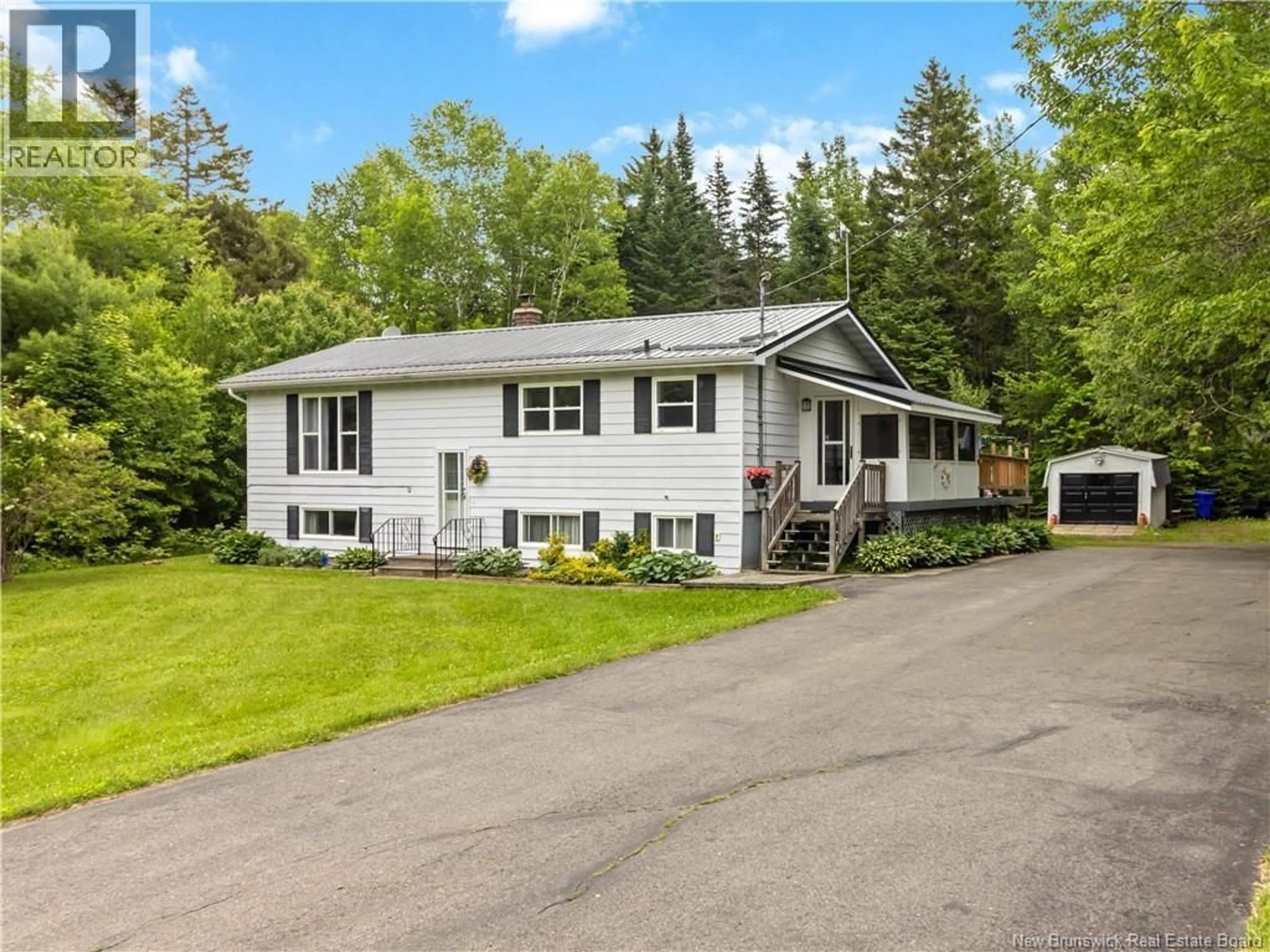 Home with vinyl exterior material, street for 4400 ROUTE 640, Harvey New Brunswick E6K2X8
