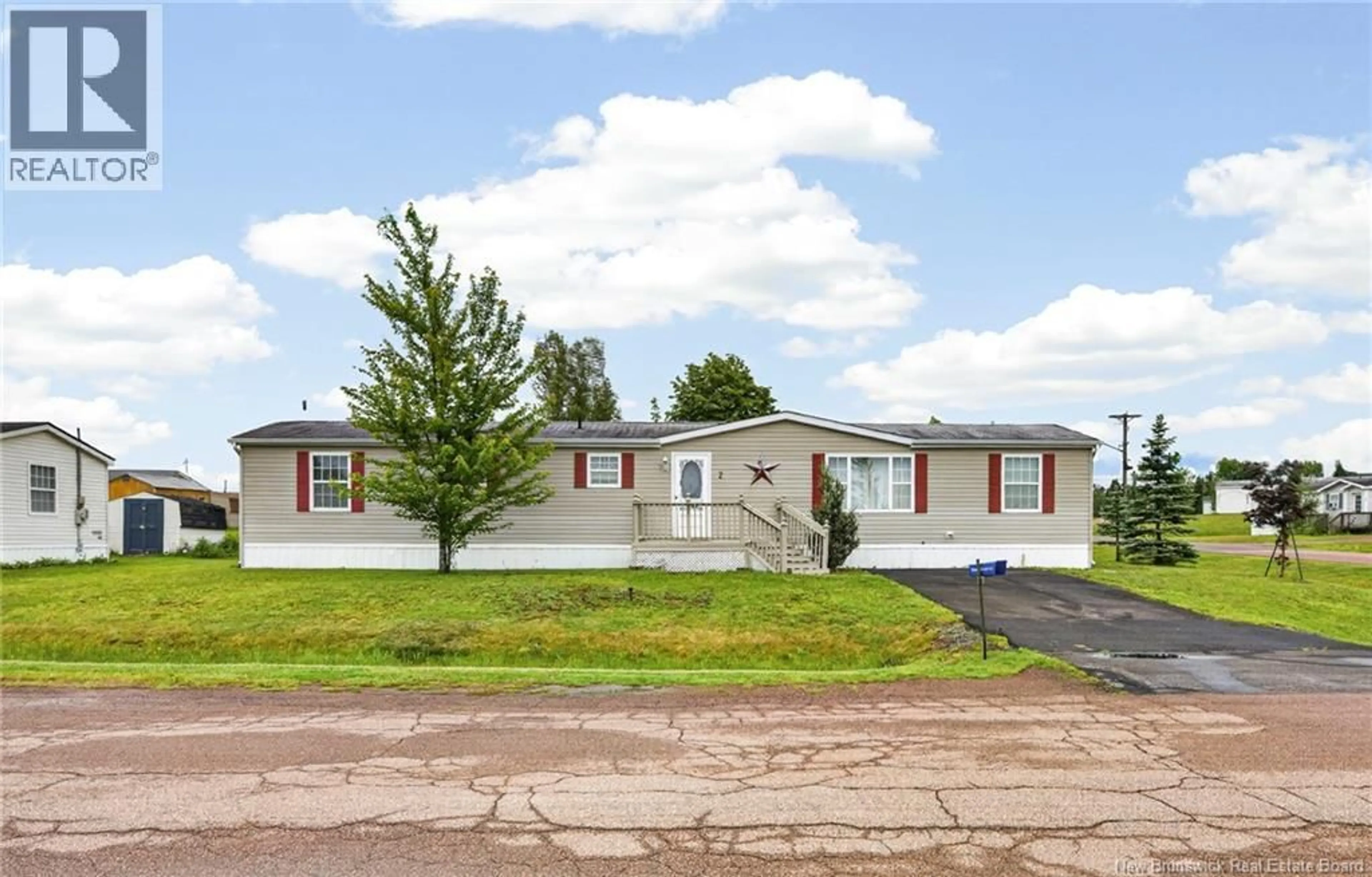 Home with vinyl exterior material, unknown for 2 DARTMOUTH COURT, Riverview New Brunswick E1B5R3