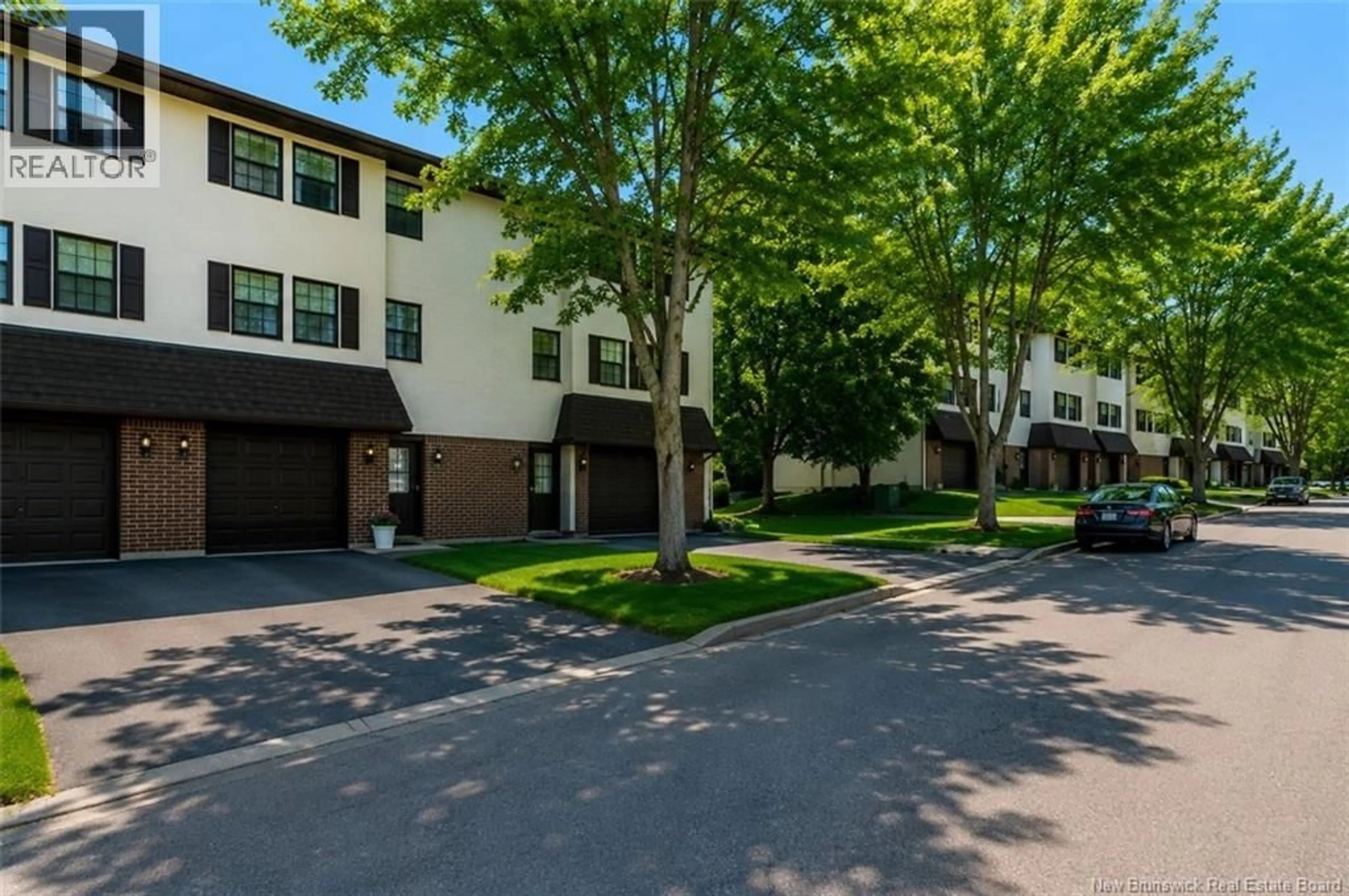 Patio, street for 33 HILLSVIEW CRESCENT, Rothesay New Brunswick E2E3N4