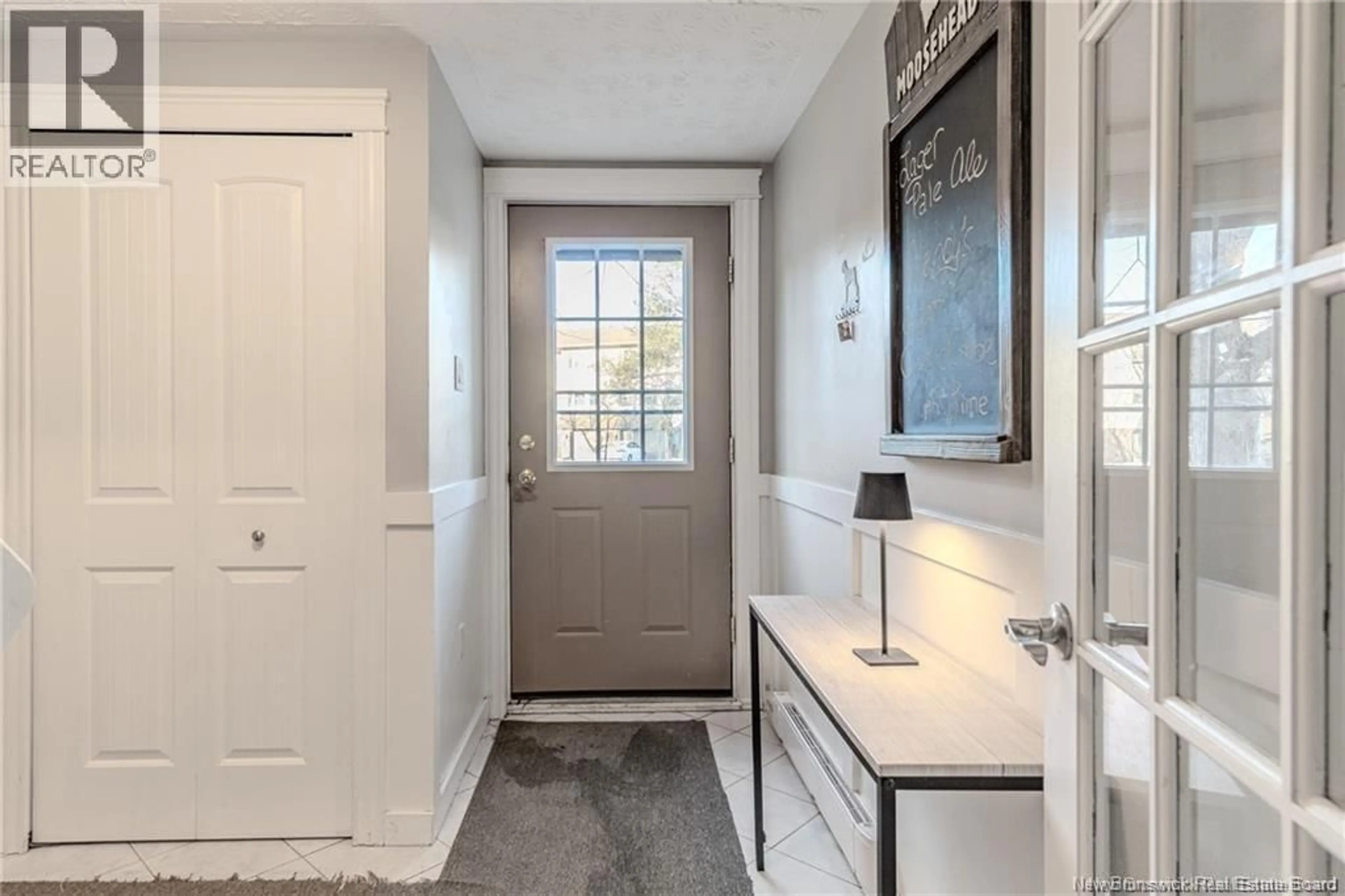 Indoor entryway for 33 HILLSVIEW CRESCENT, Rothesay New Brunswick E2E3N4