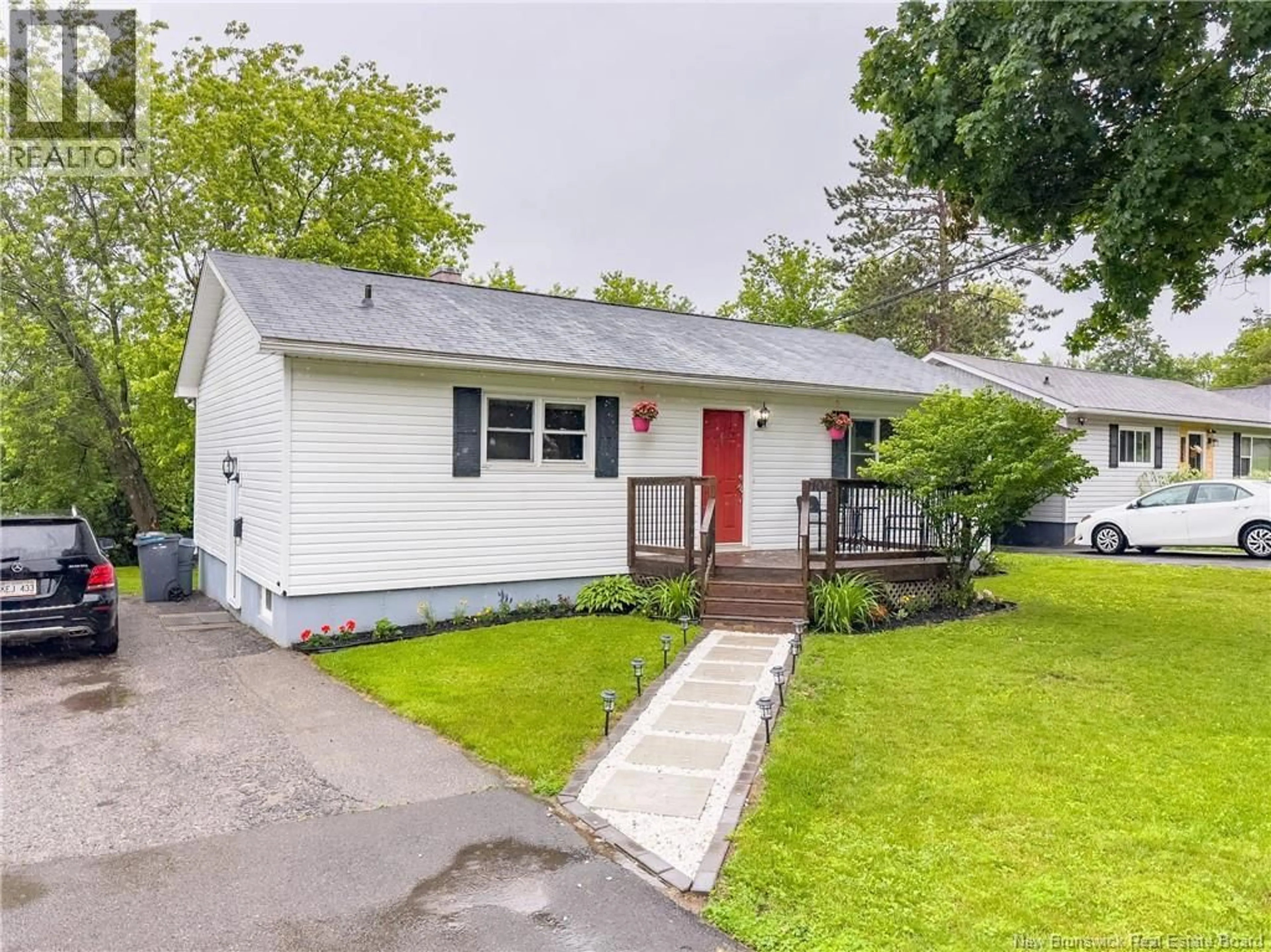 Home with vinyl exterior material, street for 104 PRESTON DRIVE, Nashwaaksis New Brunswick E3A2L6