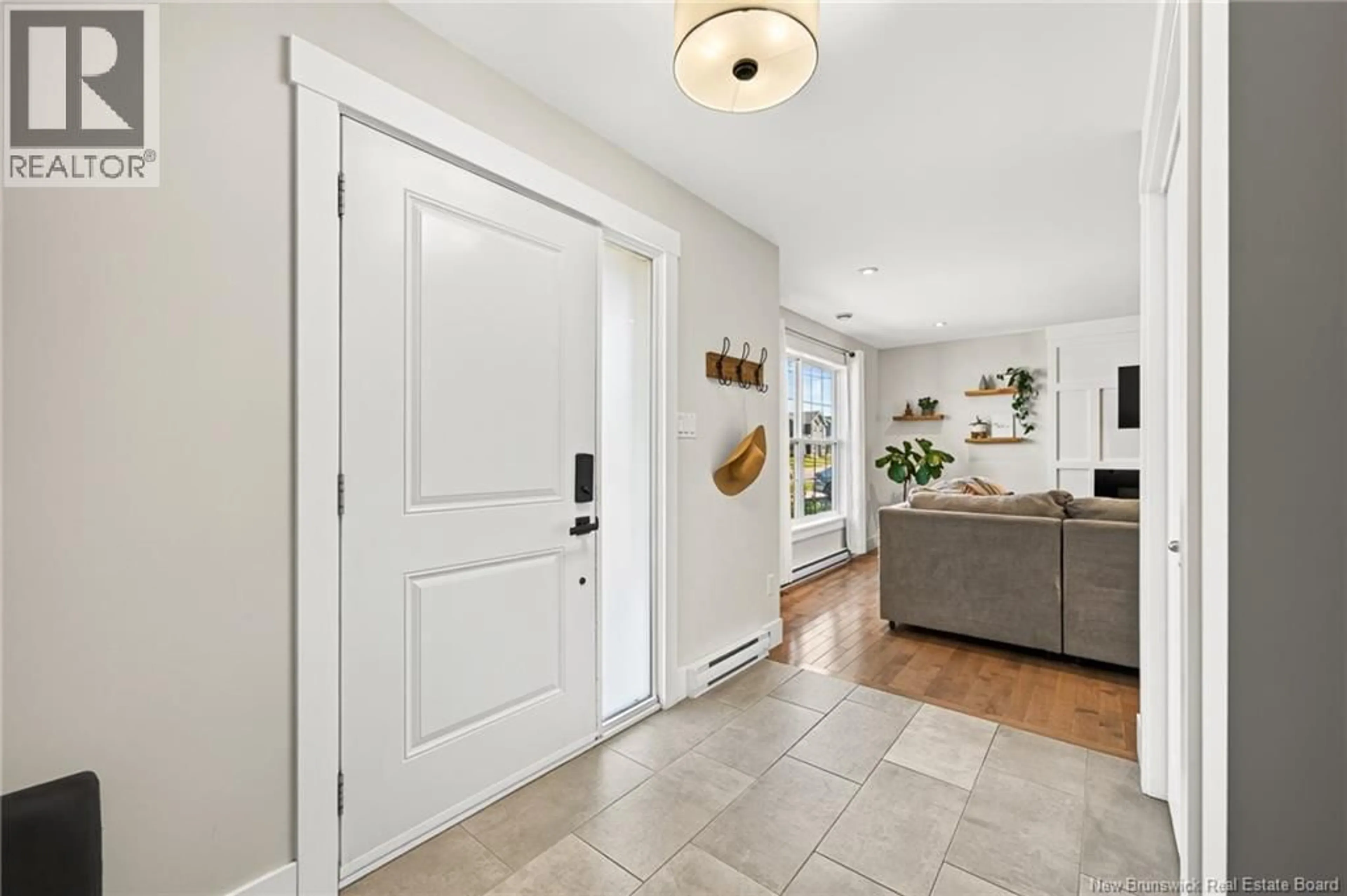 Indoor entryway for 125 DES ERABLES, Dieppe New Brunswick E1A9B1