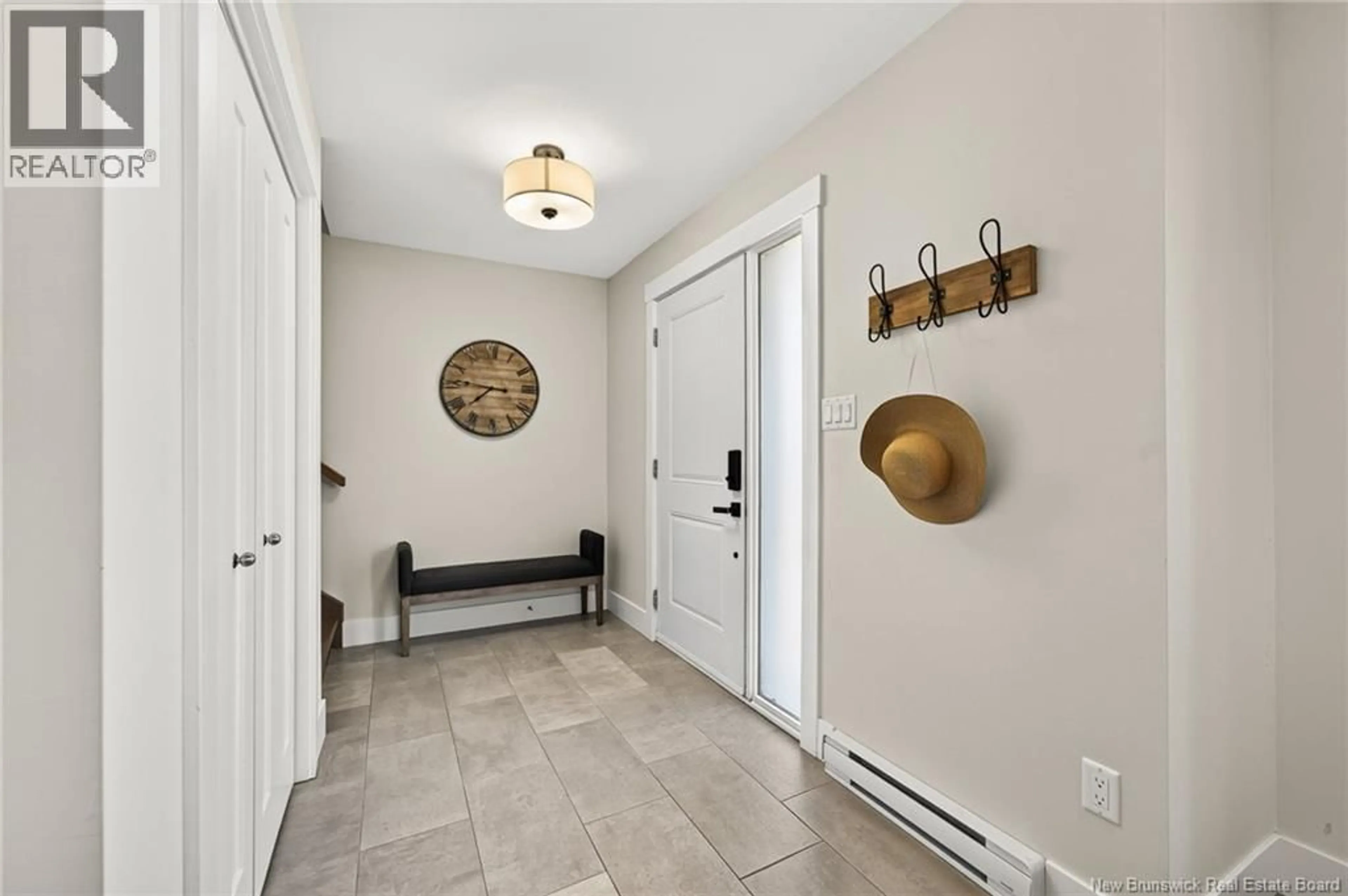 Indoor entryway for 125 DES ERABLES, Dieppe New Brunswick E1A9B1