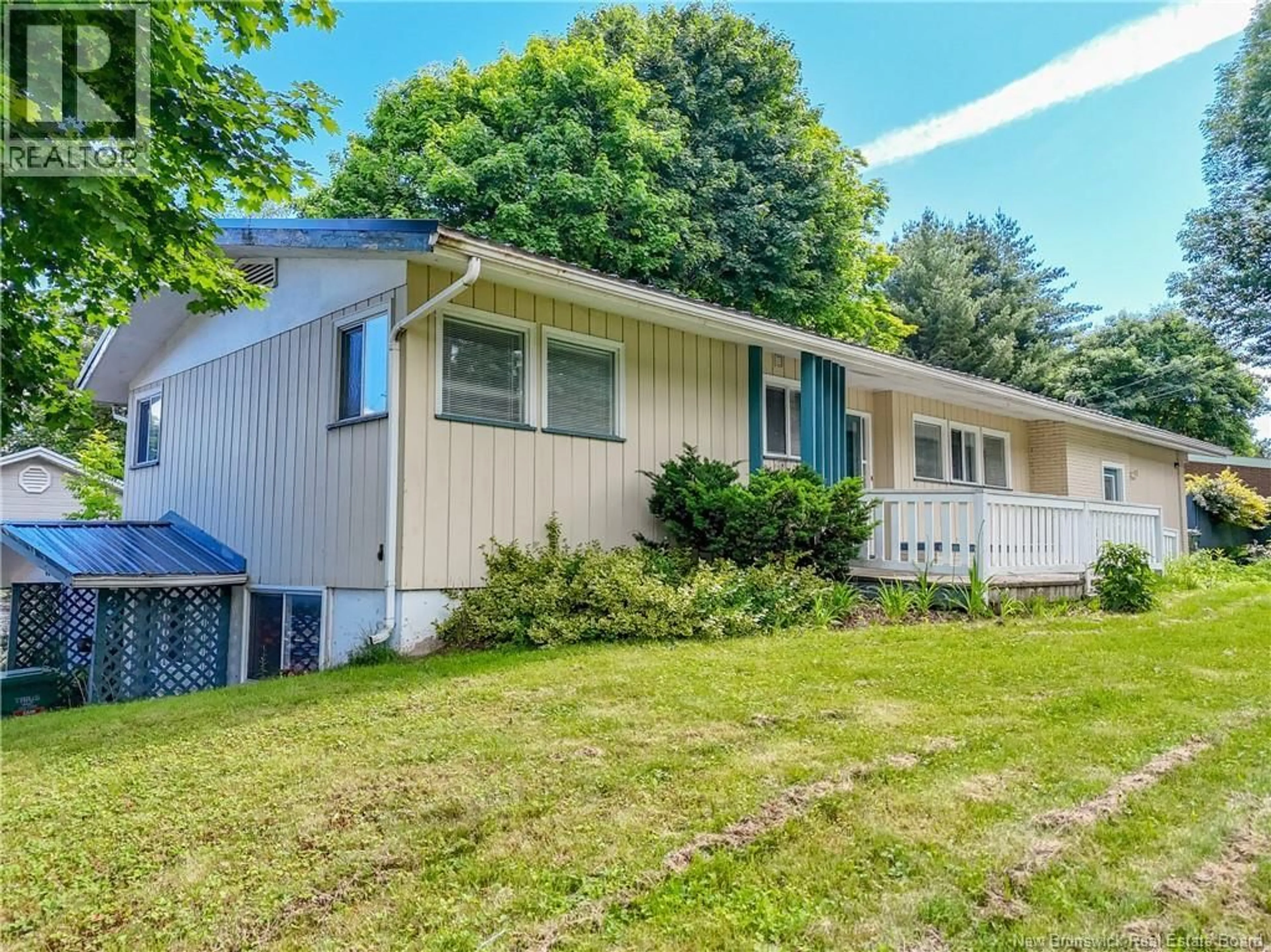 Home with vinyl exterior material, unknown for 105 KINGS COLLEGE ROAD, Fredericton New Brunswick E3B2E6