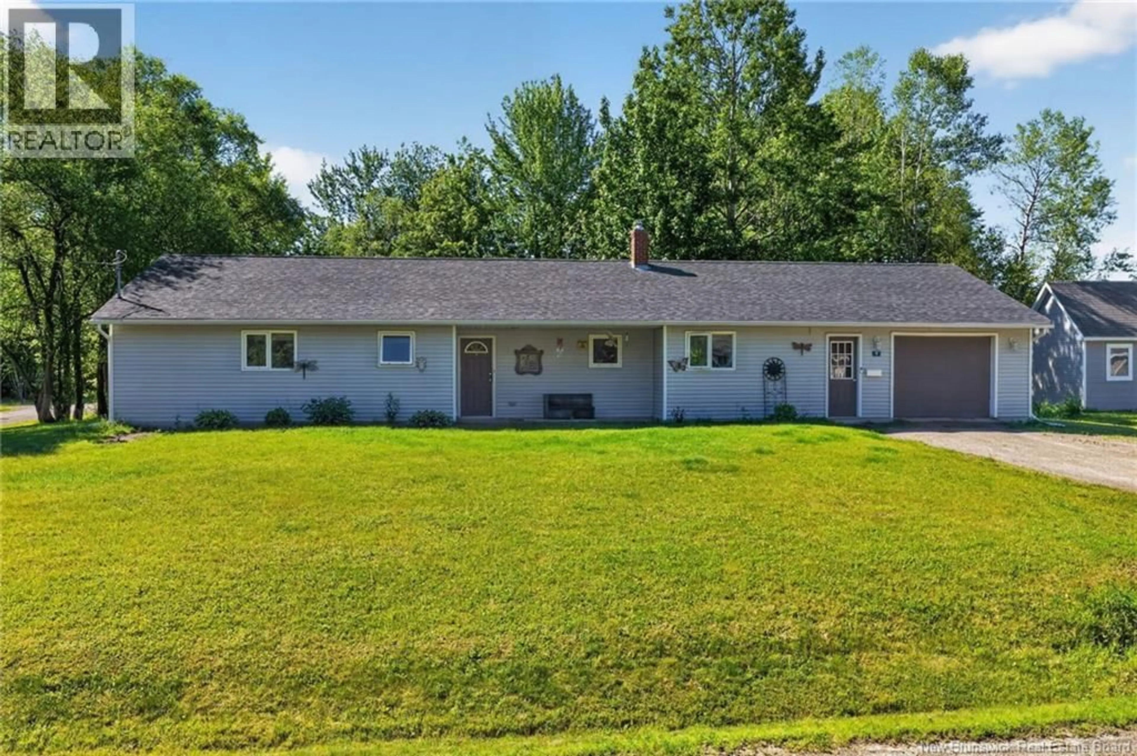 A pic from outside/outdoor area/front of a property/back of a property/a pic from drone, unknown for 9 FAIRVIEW DRIVE, Salisbury New Brunswick E4J2C1