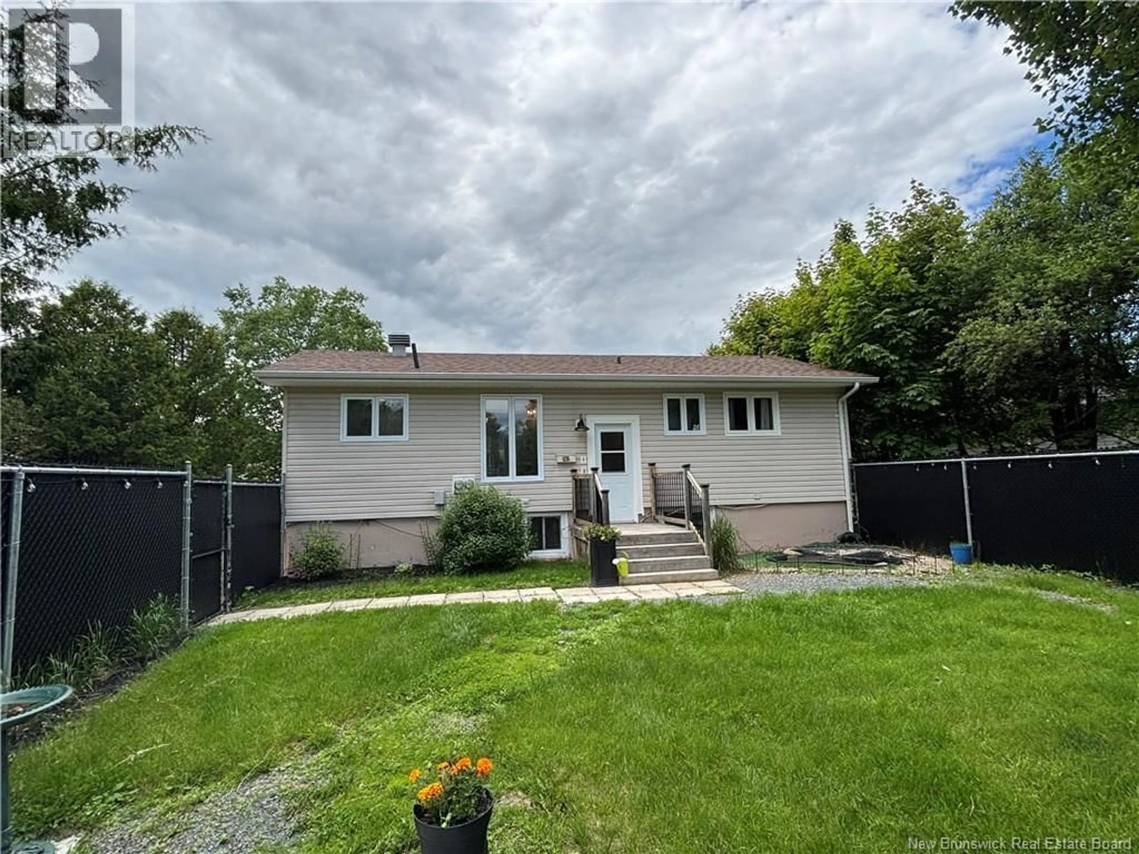 Unknown for 707 PARKWOOD STREET, Bathurst New Brunswick E2A4C2