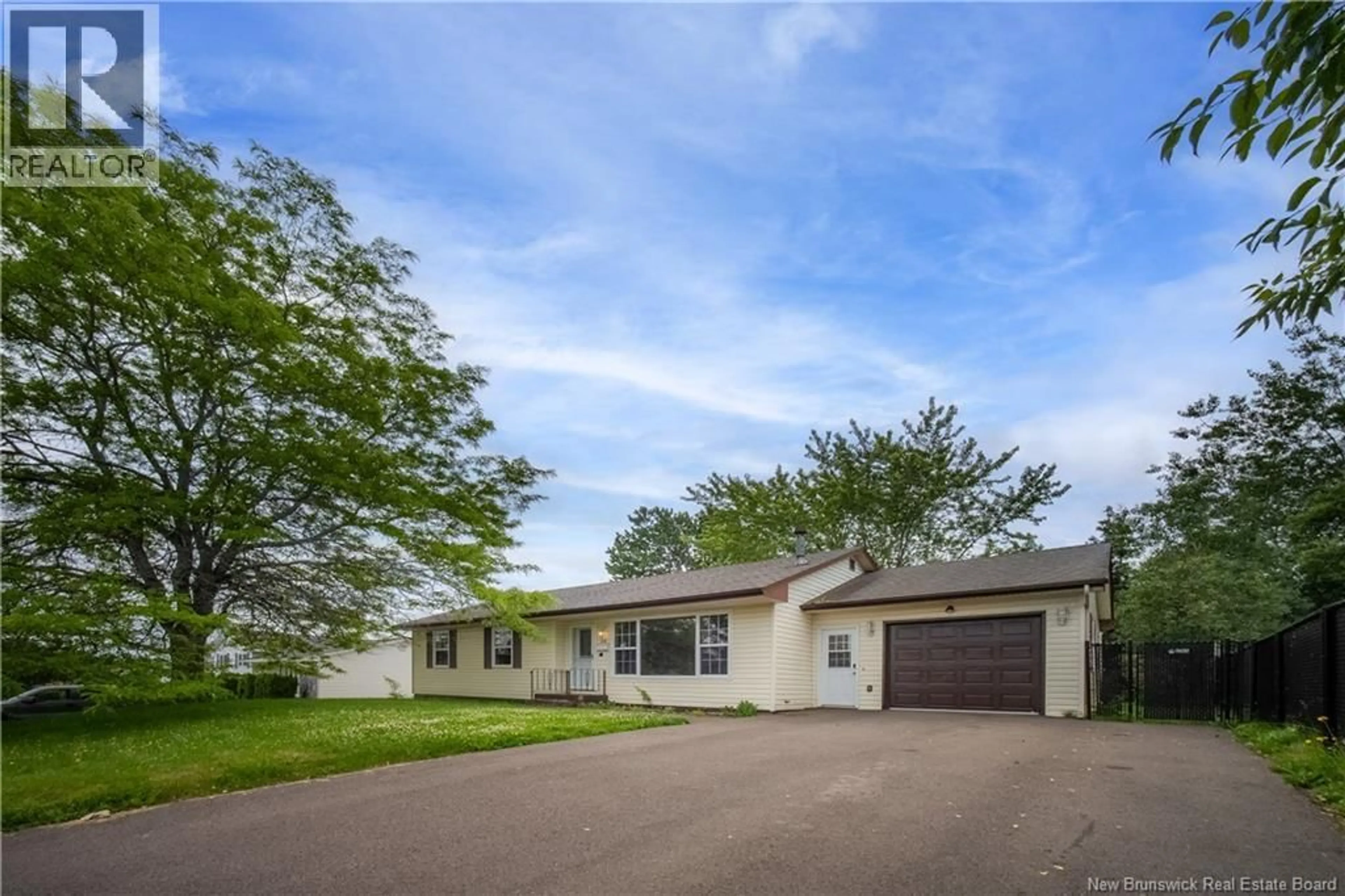 A pic from outside/outdoor area/front of a property/back of a property/a pic from drone, street for 24 BOLTON STREET, Moncton New Brunswick E1E4H2