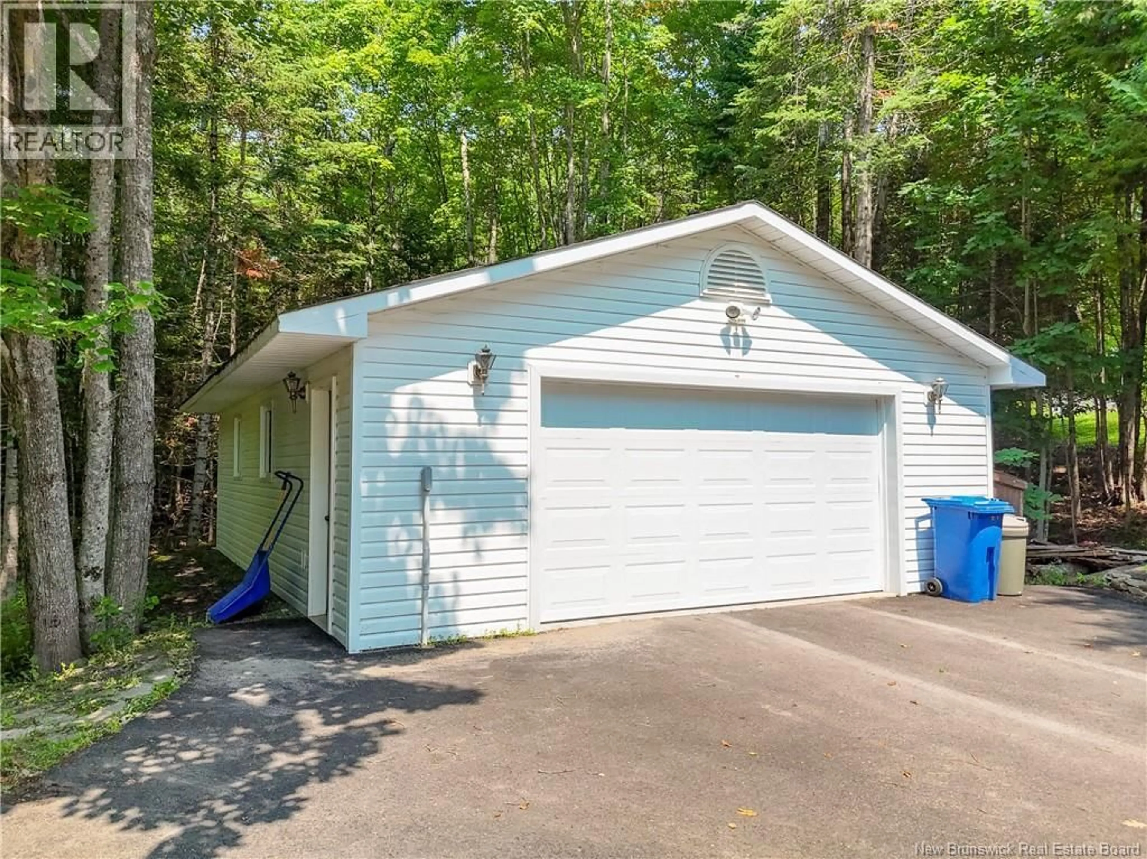 Indoor garage for 100 ROCKWOOD WAY, Richibucto Road New Brunswick E3A6X4