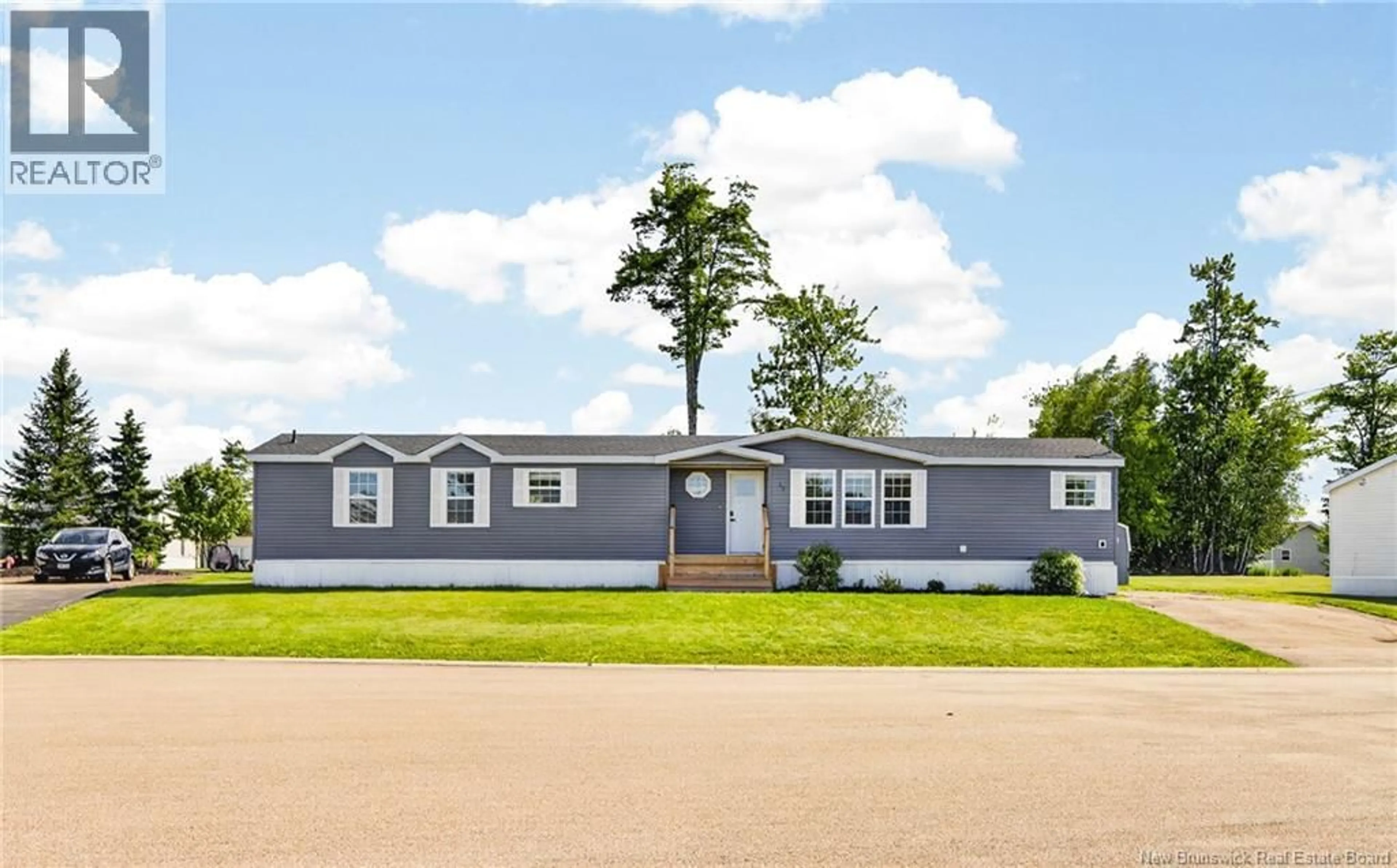 Home with vinyl exterior material, unknown for 35 RICHIBUCTOU, Dieppe New Brunswick E1A7N1