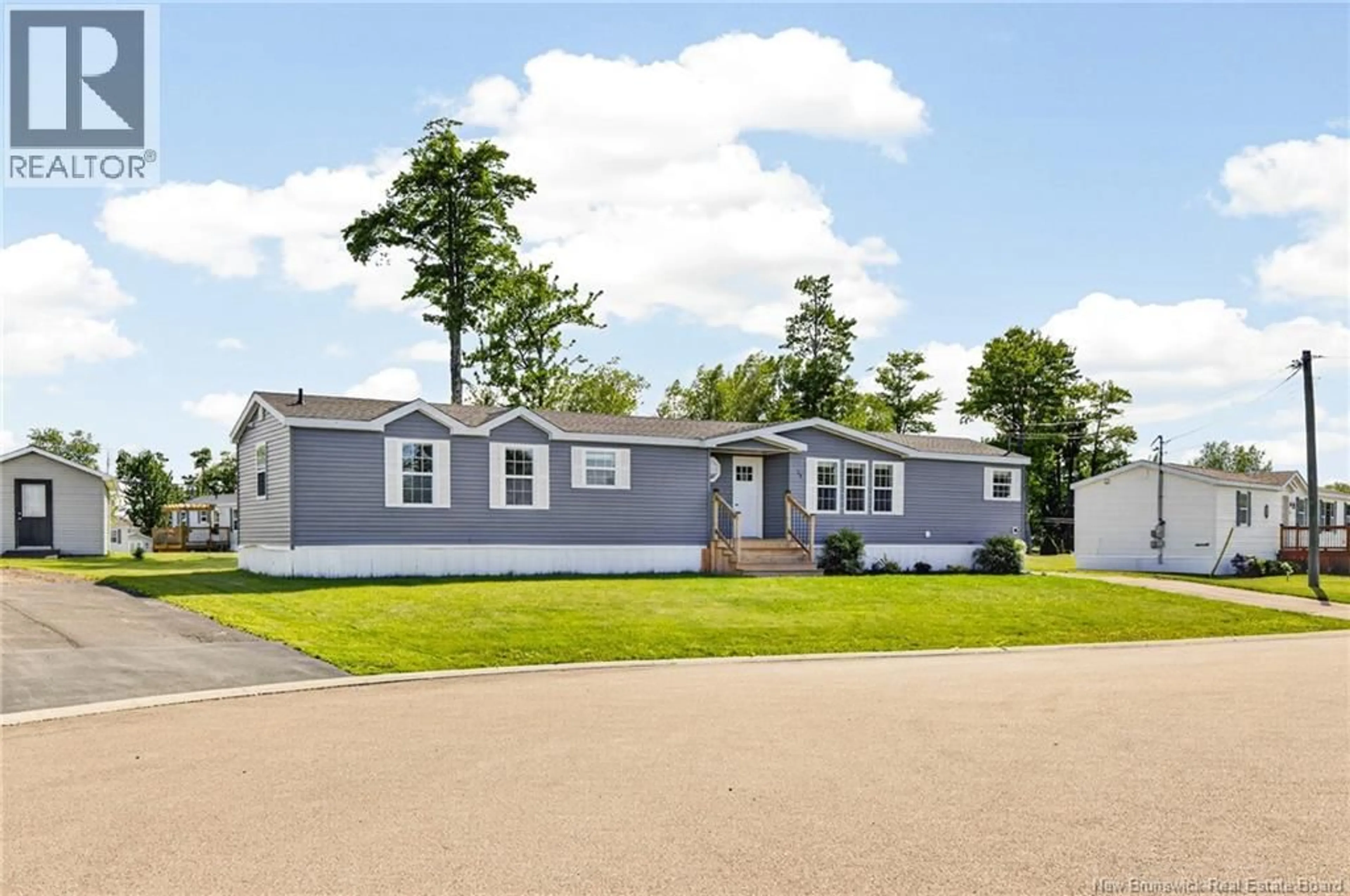 Home with vinyl exterior material, unknown for 35 RICHIBUCTOU, Dieppe New Brunswick E1A7N1