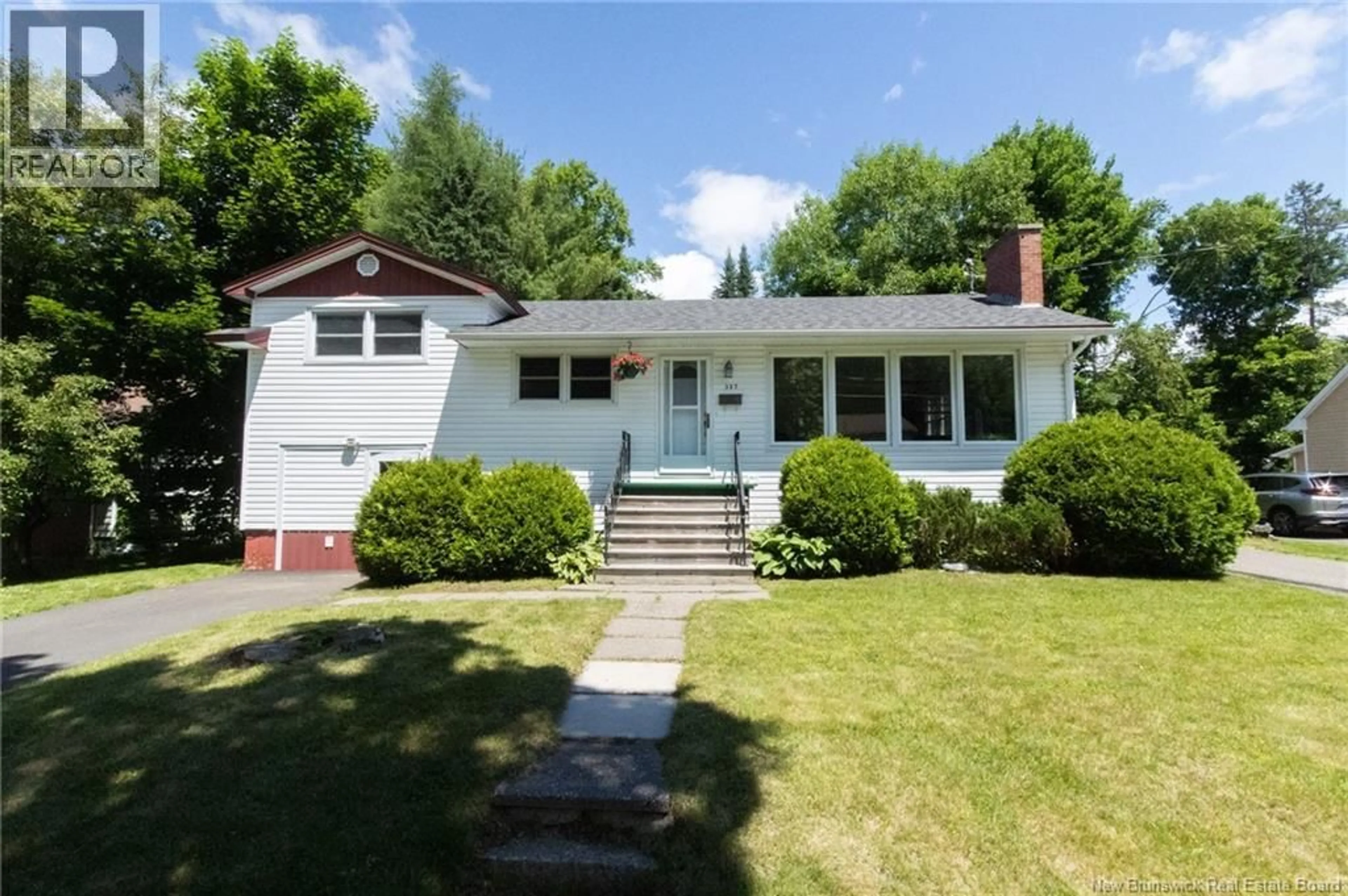 Home with vinyl exterior material, street for 337 EDINBURGH STREET, Fredericton New Brunswick E3B2E1
