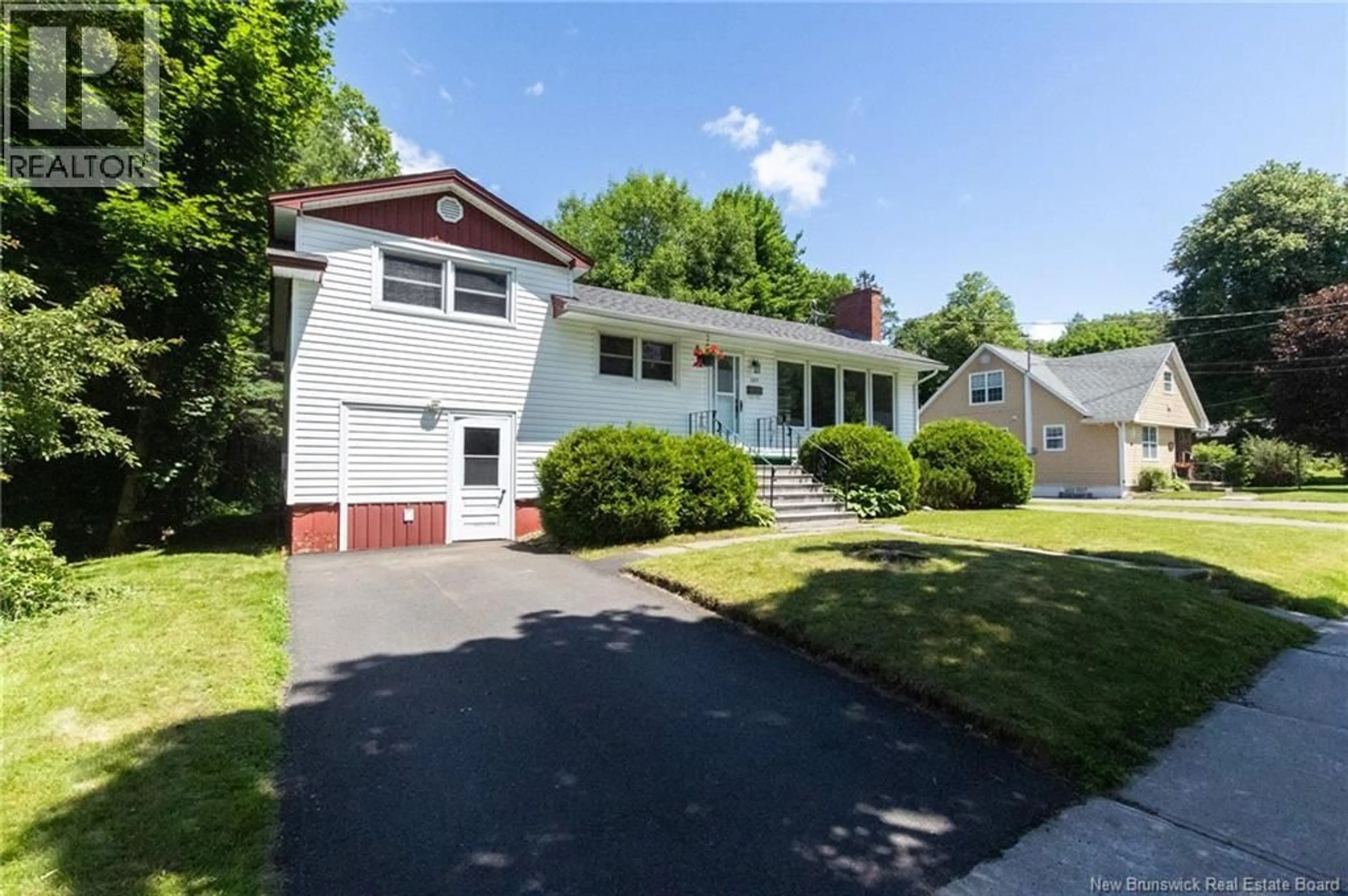 Home with vinyl exterior material, street for 337 EDINBURGH STREET, Fredericton New Brunswick E3B2E1