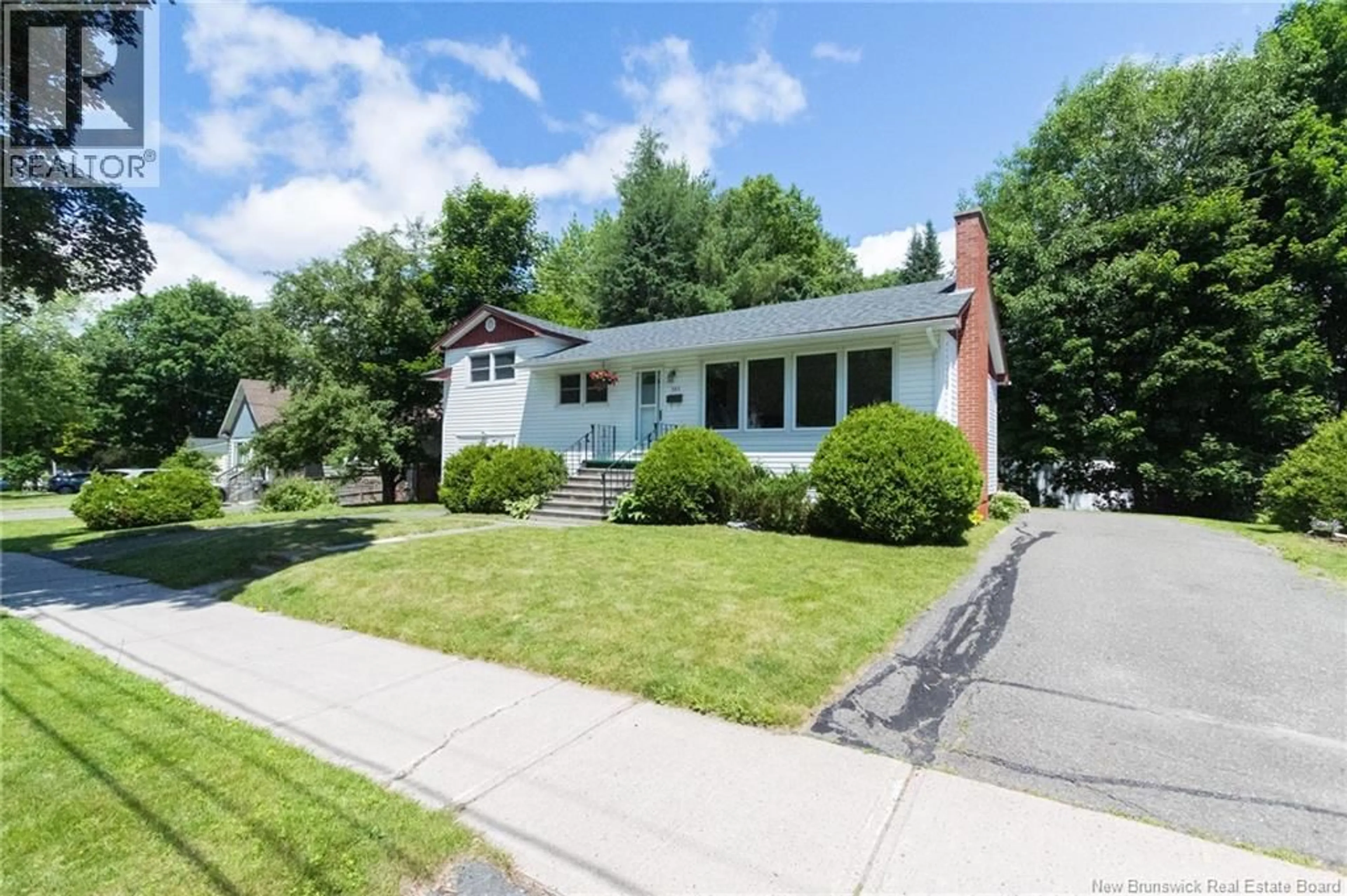 Home with vinyl exterior material, street for 337 EDINBURGH STREET, Fredericton New Brunswick E3B2E1