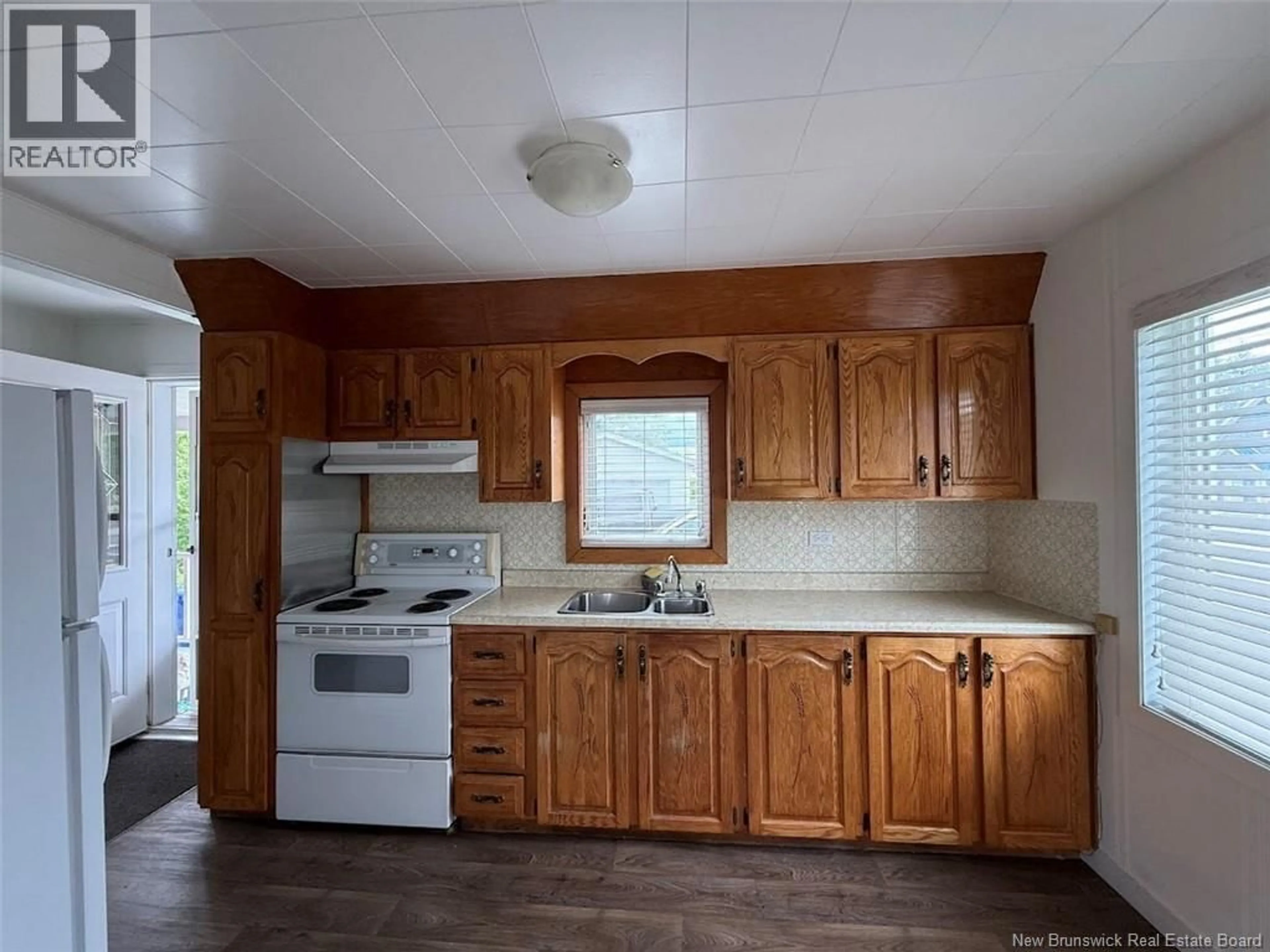 Standard kitchen, wood/laminate floor for 77 ISIDORE-BOUCHER BOULEVARD, Saint-Jacques New Brunswick E7B1V6