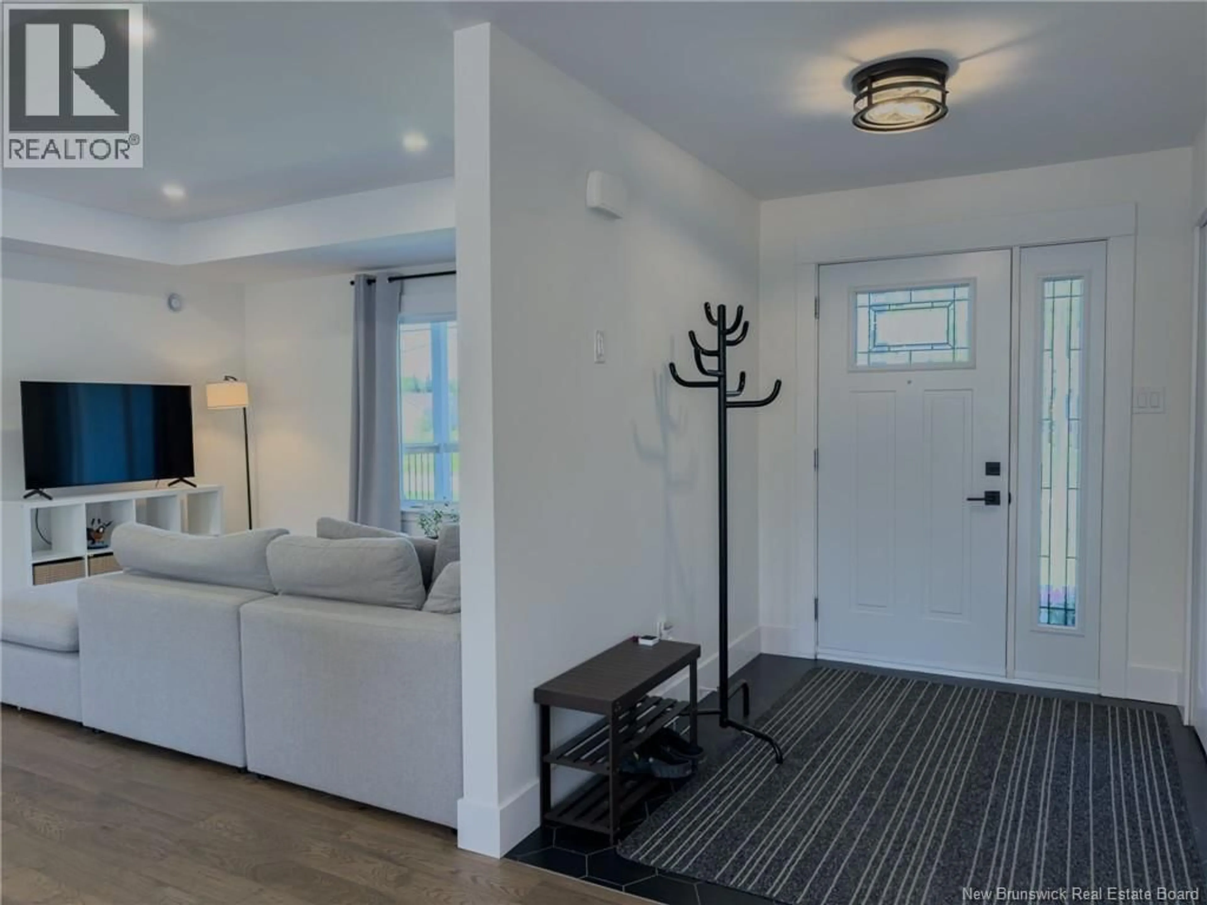 Indoor entryway for 12 CARLTON DRIVE, Quispamsis New Brunswick E2G0C3