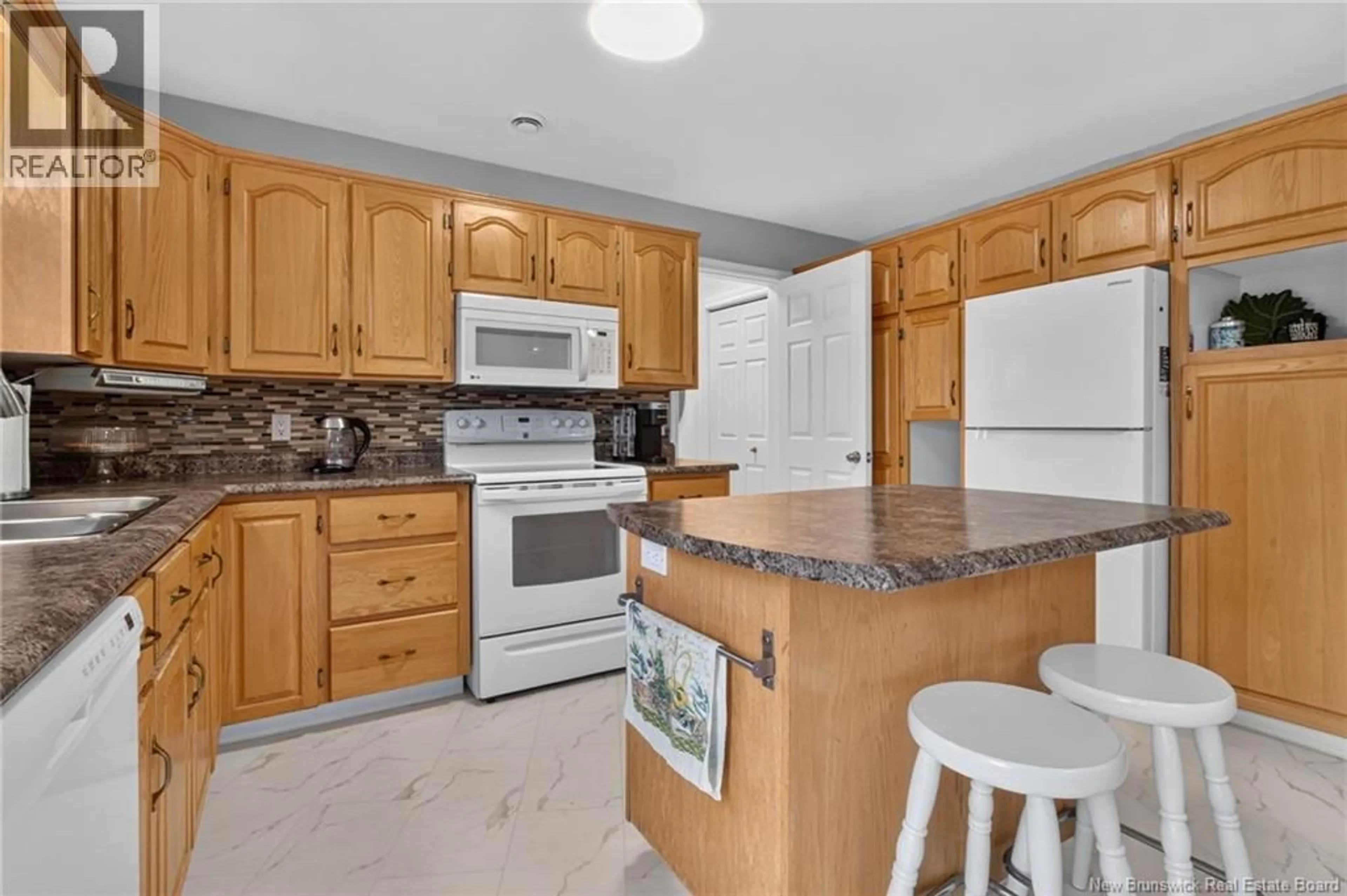 Standard kitchen, ceramic/tile floor for 188 OLIVIER STREET, Dieppe New Brunswick E1A1S6