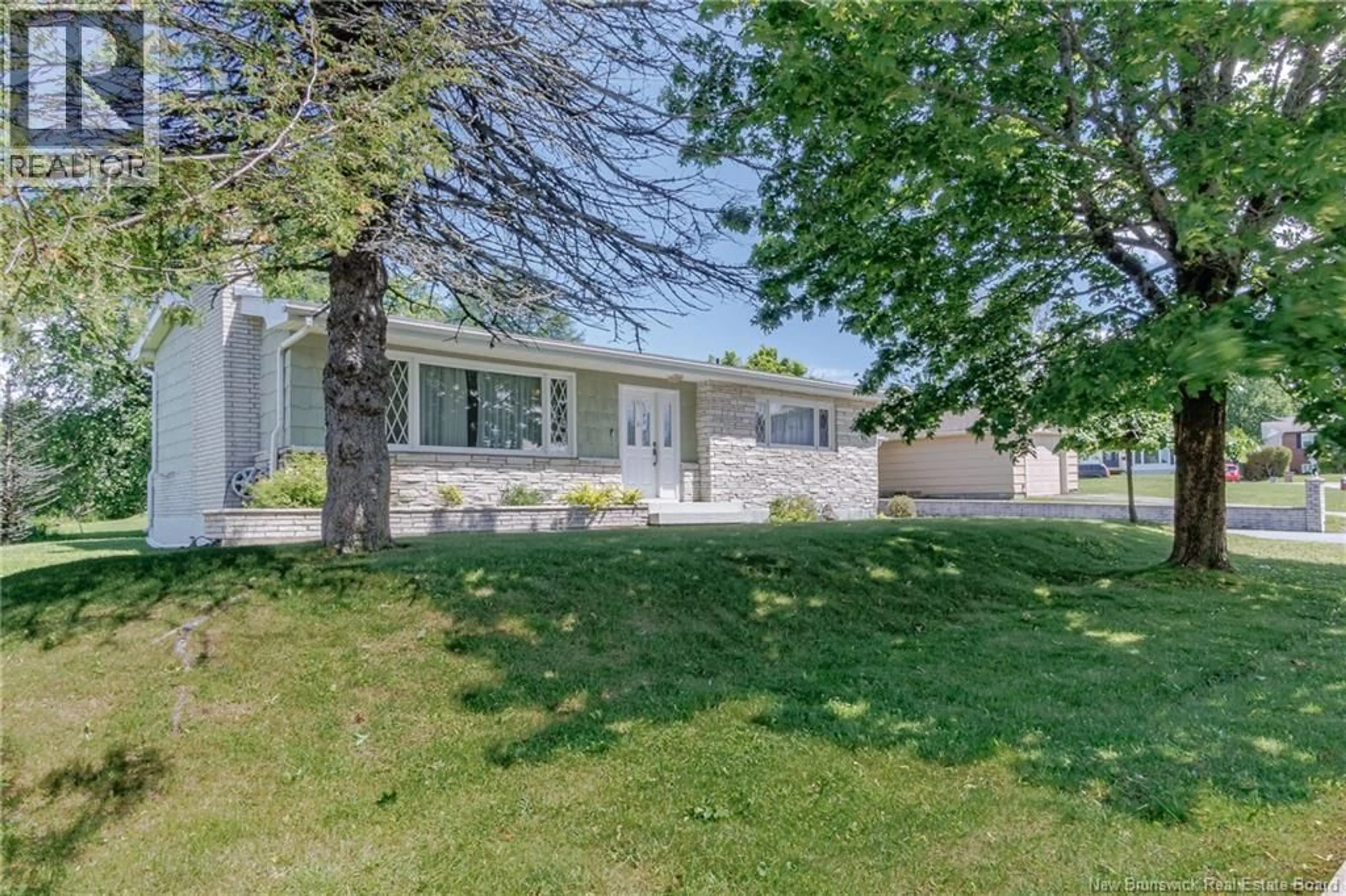 Unknown for 92 GREENDALE CRESCENT, Saint John New Brunswick E2M4L6
