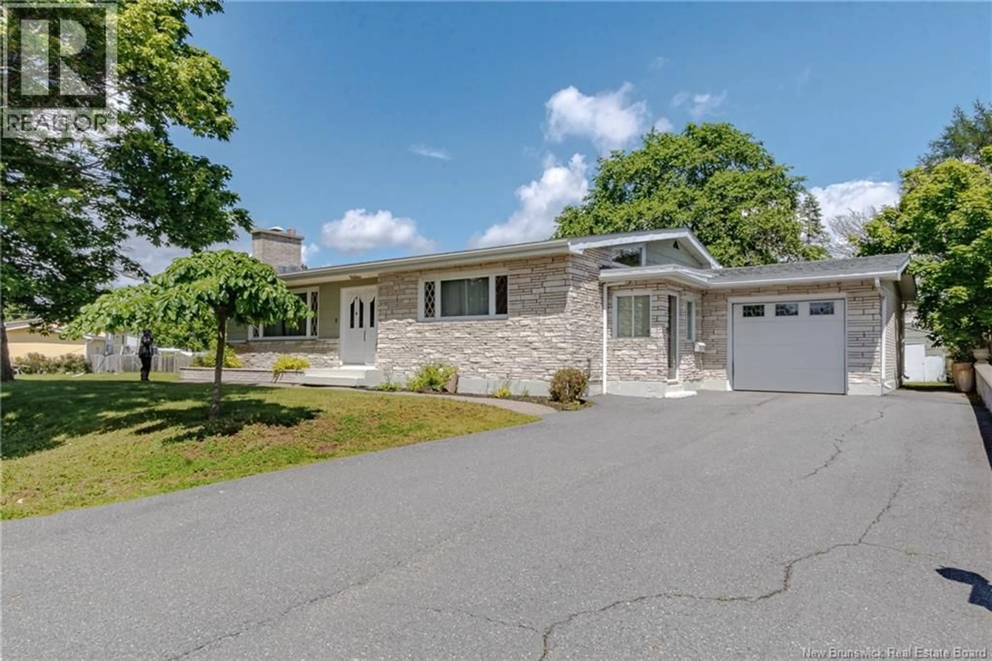 A pic from outside/outdoor area/front of a property/back of a property/a pic from drone, street for 92 GREENDALE CRESCENT, Saint John New Brunswick E2M4L6