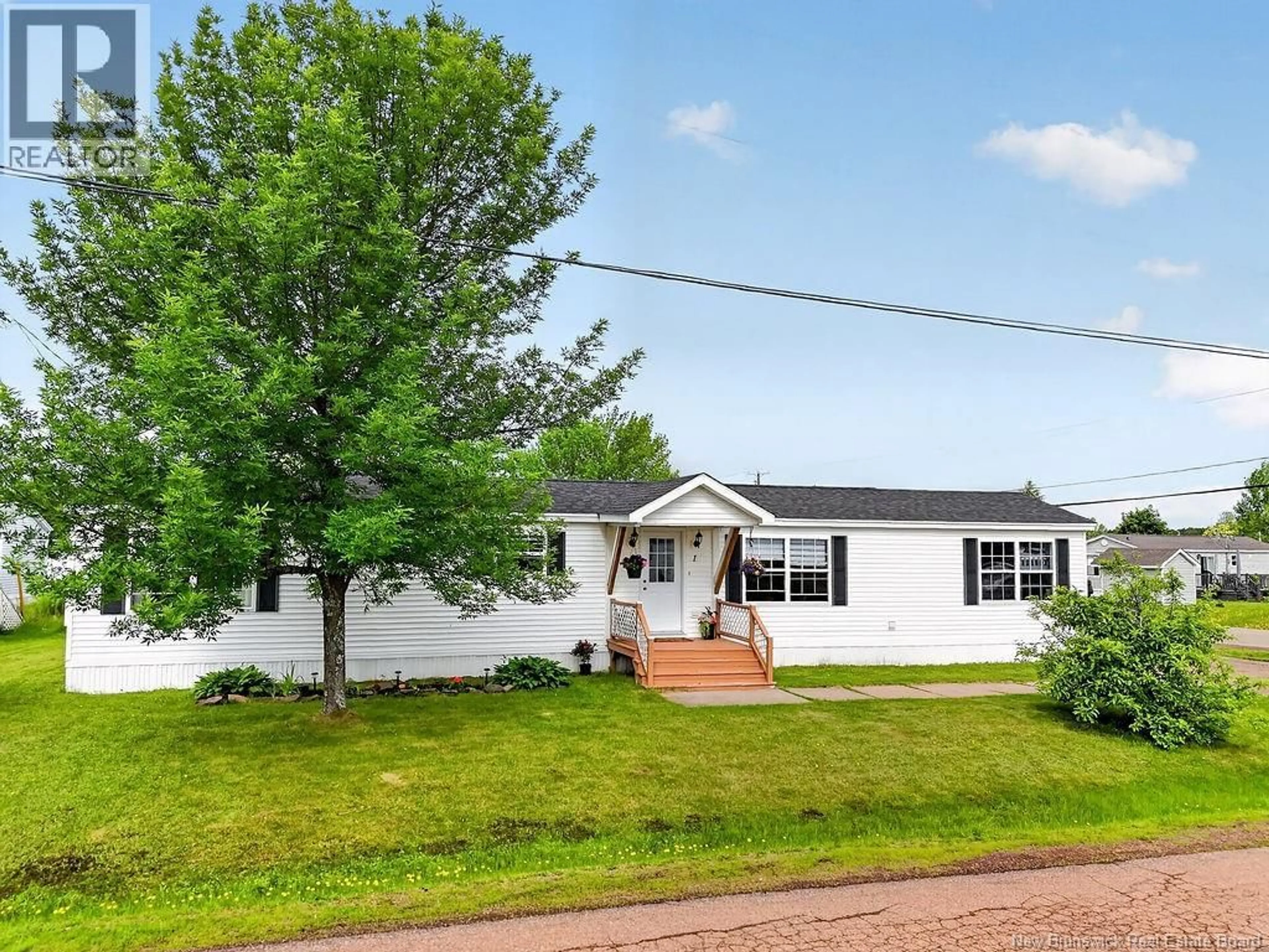 Home with vinyl exterior material, street for 1 PERIDOT, Moncton New Brunswick E1H3E4