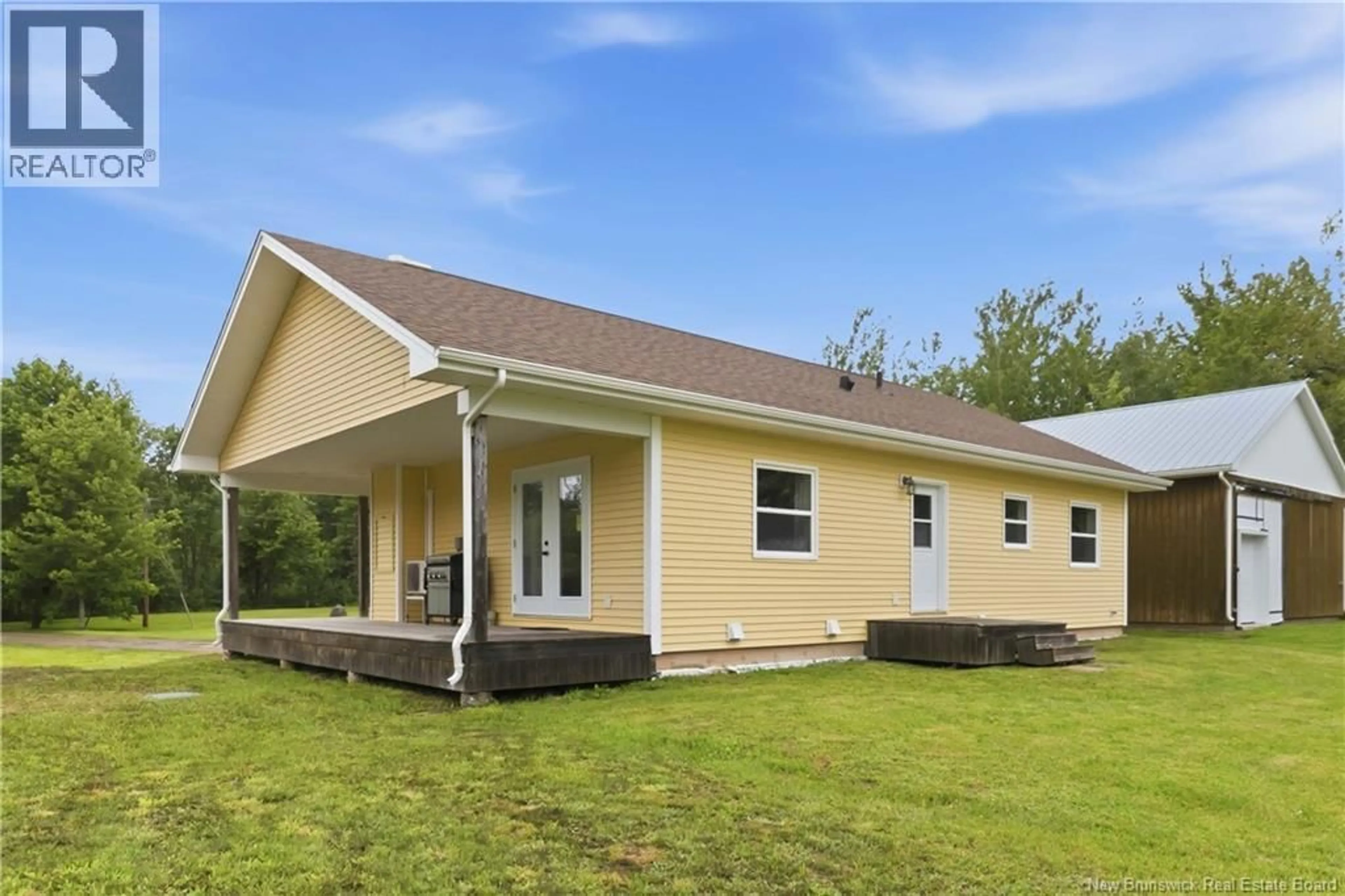 Home with vinyl exterior material, building for 831 SAINT ANDRE ROAD, Saint-Andre-LeBlanc New Brunswick E4P6C8