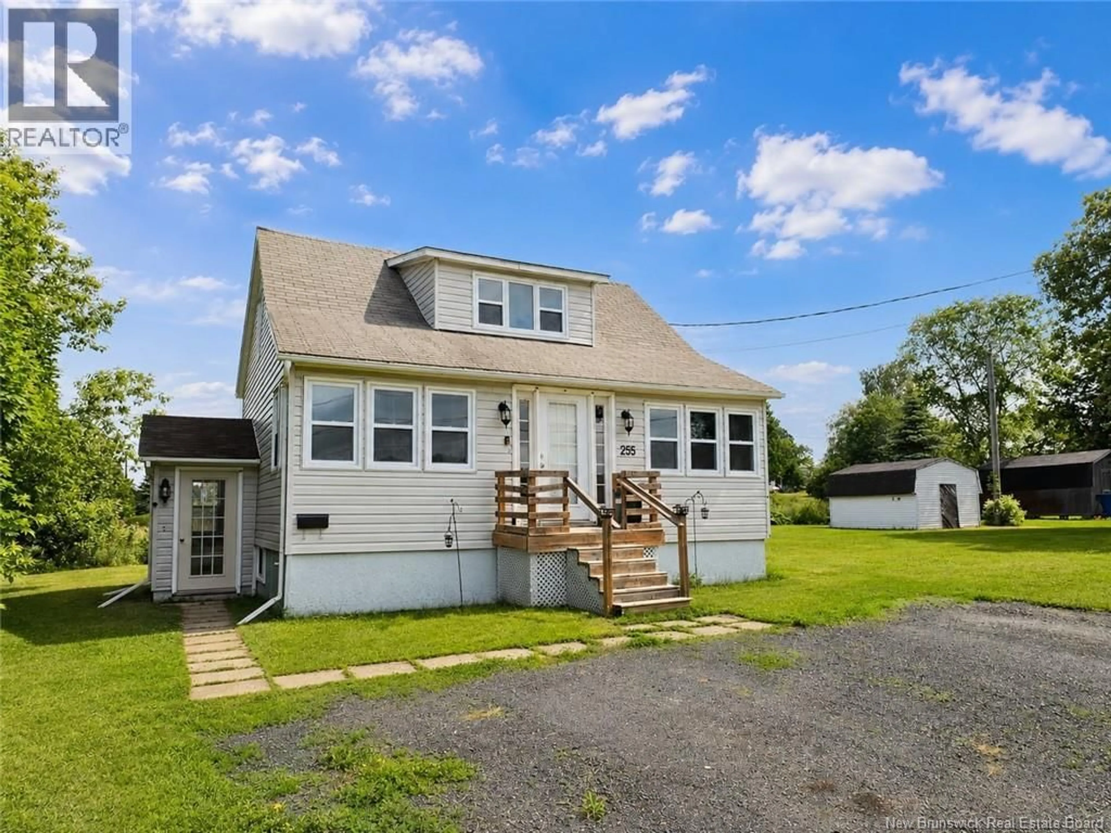 Home with vinyl exterior material, street for 255 CHURCH STREET, Bathurst New Brunswick E2A1J8