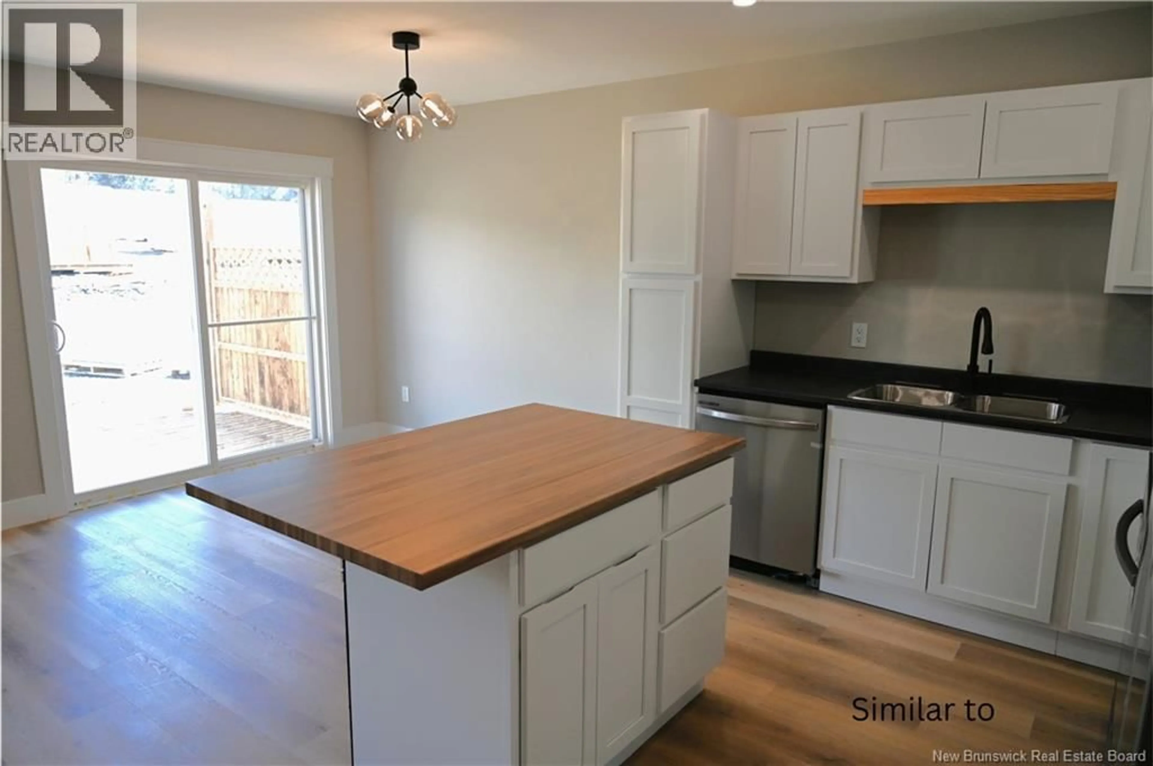 Standard kitchen, wood/laminate floor for 31 ARLINGTON CRESCENT, Saint John New Brunswick E2K0G4