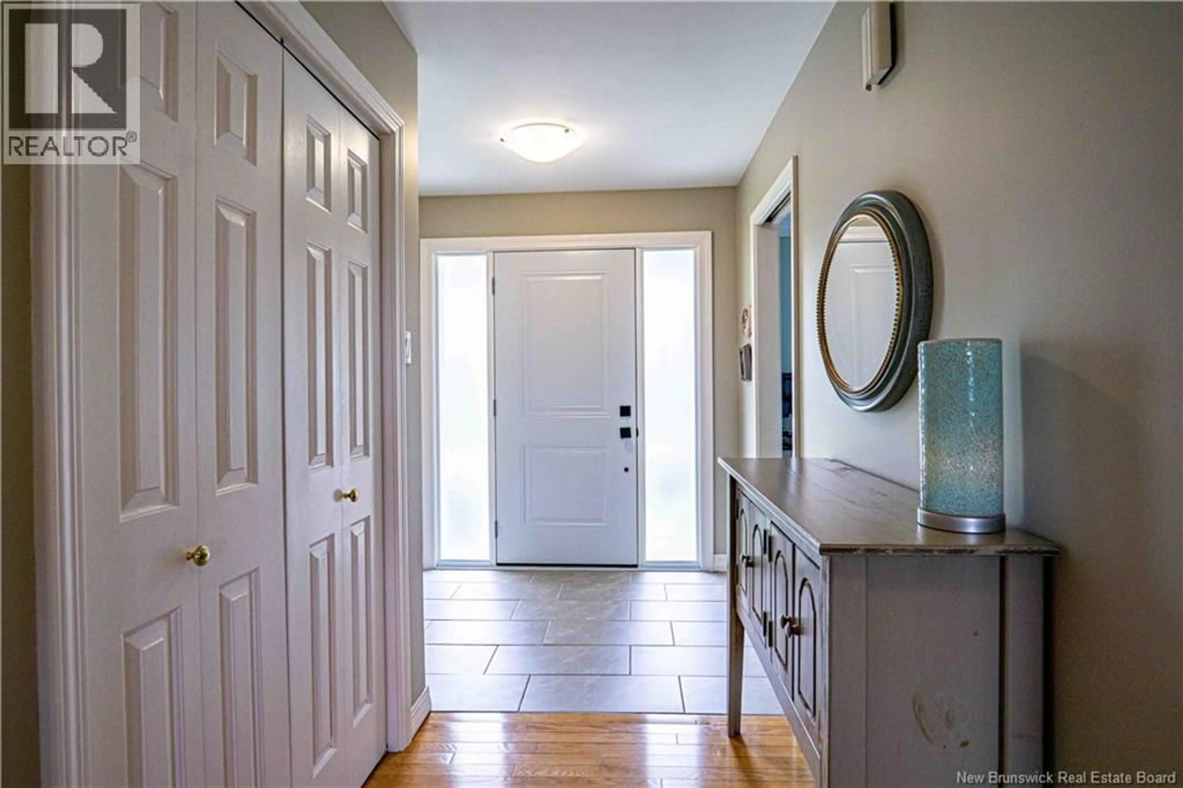 Indoor entryway for 75 THORNDALE COURT, Fredericton New Brunswick E3C1M1