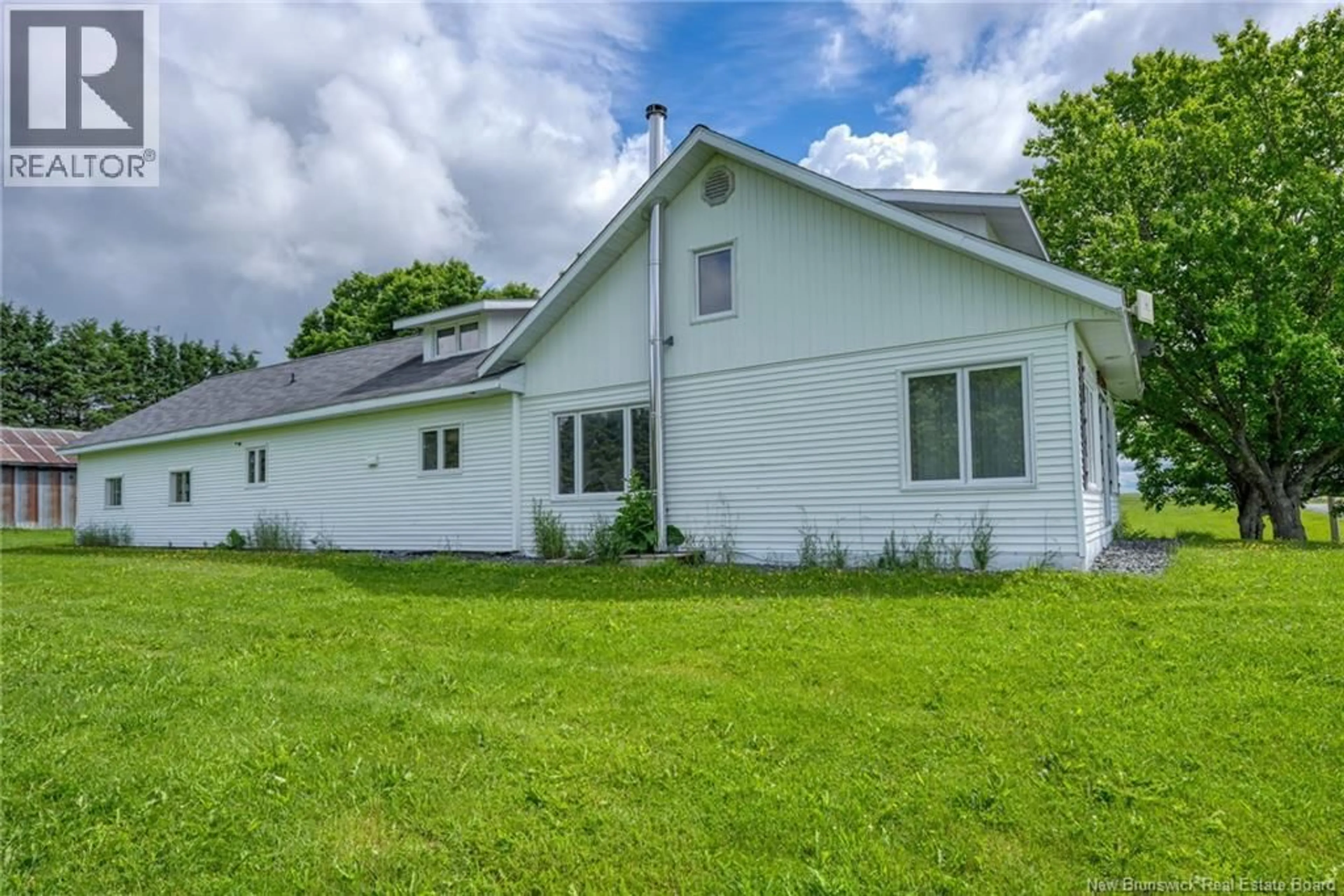 A pic from outside/outdoor area/front of a property/back of a property/a pic from drone, building for 9 MAZEROLLE, Saint-André New Brunswick E3Y3C8