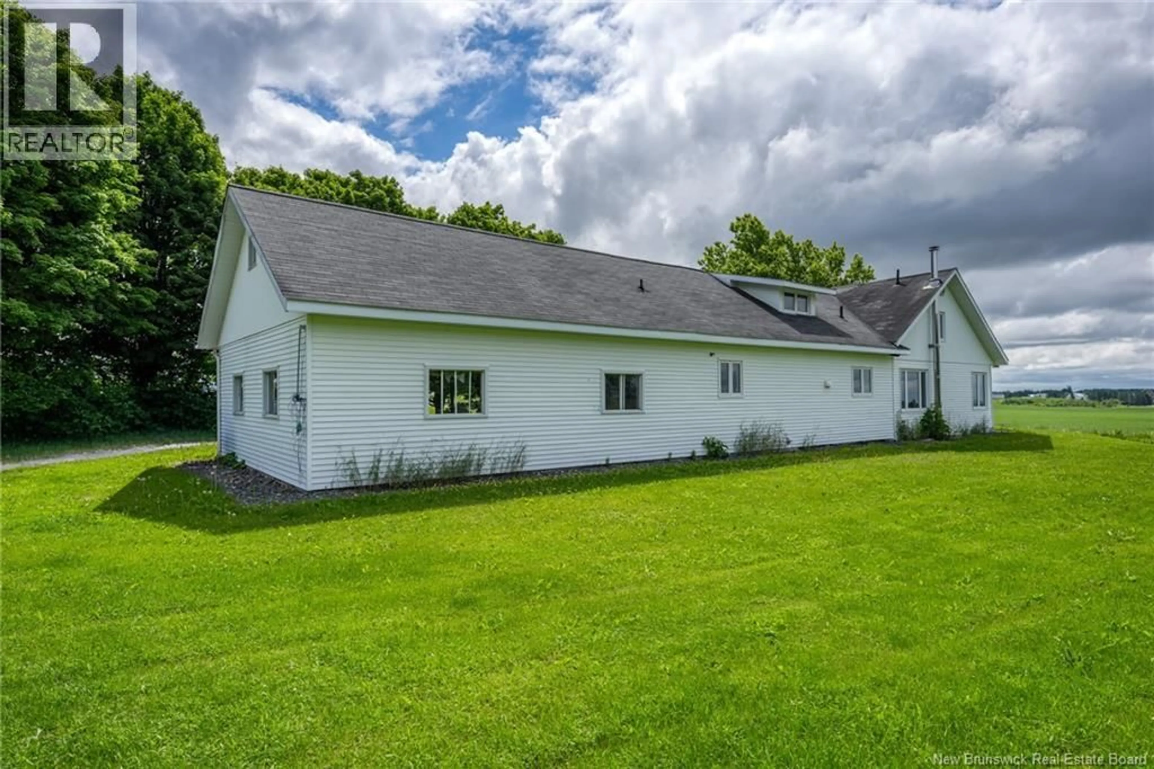 A pic from outside/outdoor area/front of a property/back of a property/a pic from drone, building for 9 MAZEROLLE, Saint-André New Brunswick E3Y3C8