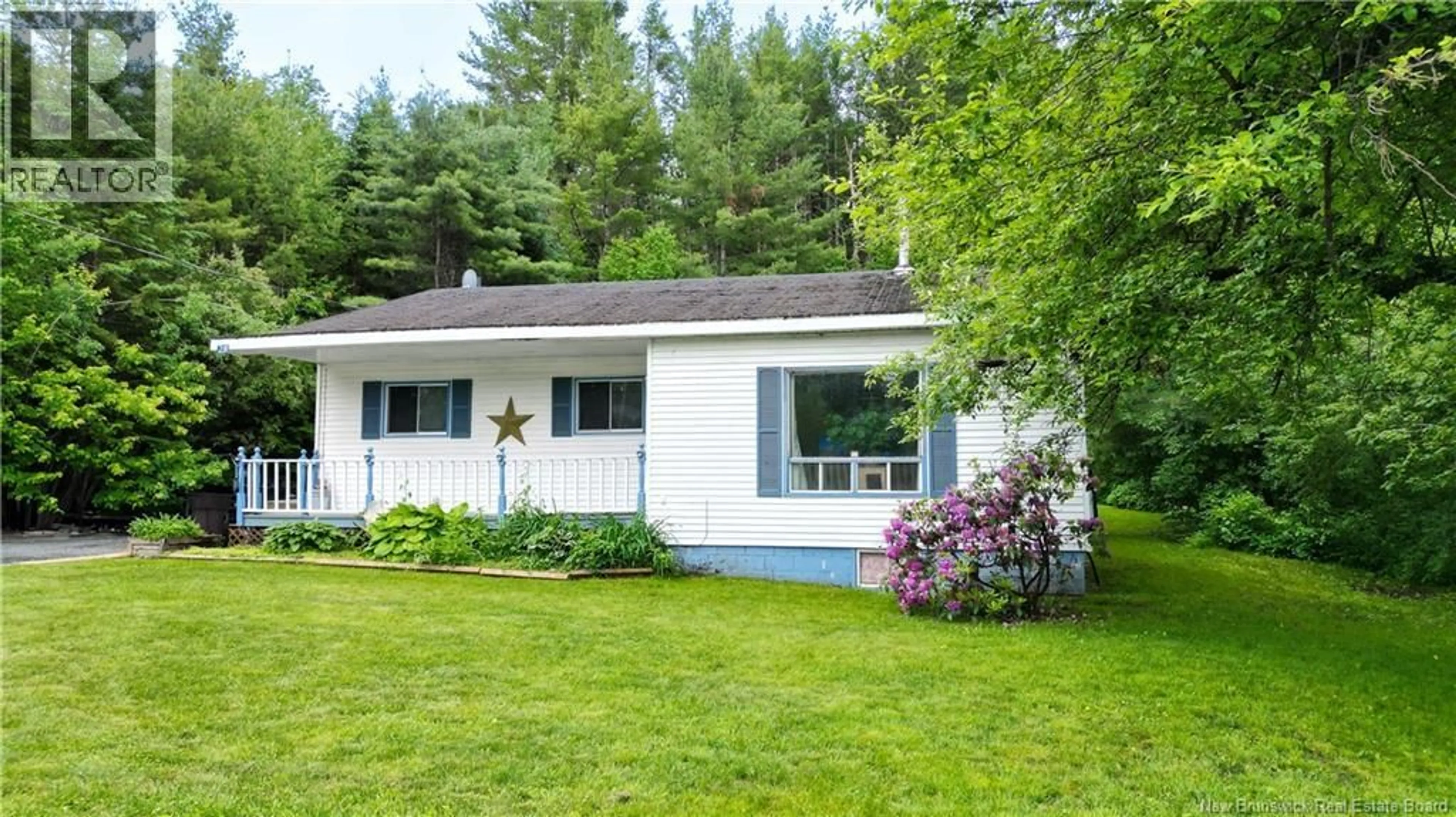 Home with vinyl exterior material, unknown for 28 MAIN STREET, Doaktown New Brunswick E9C1A2