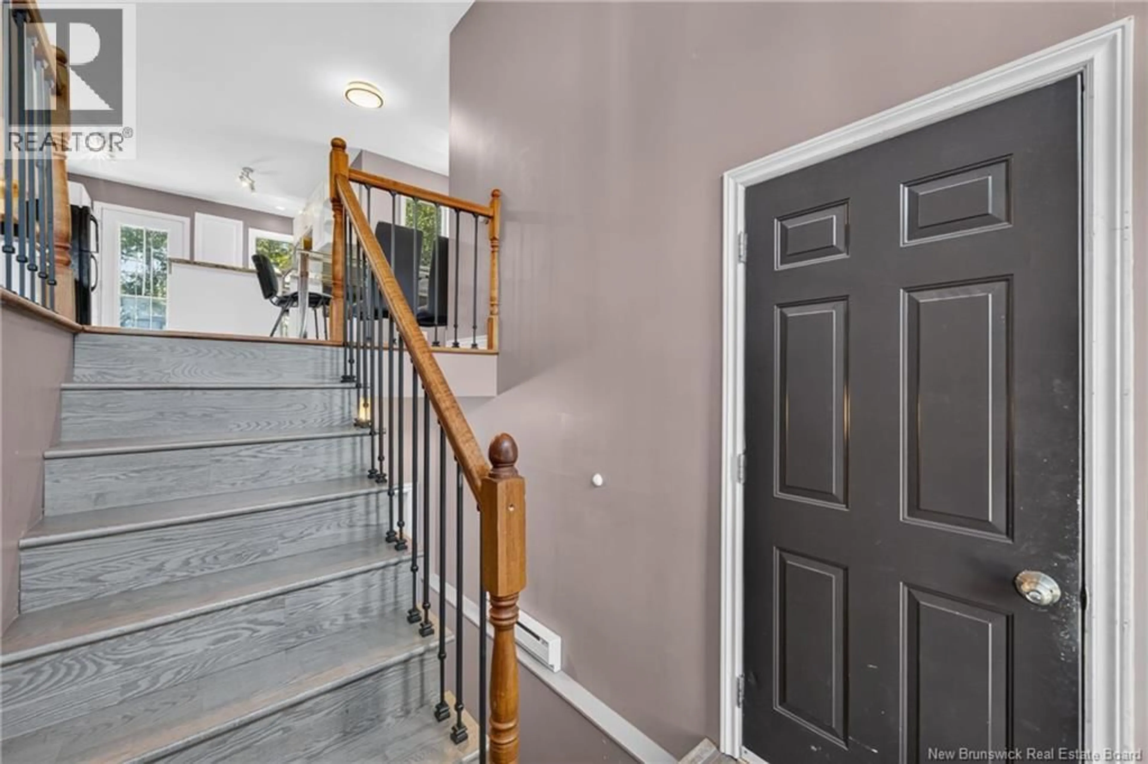 Indoor entryway for 103 THOMAS, Dieppe New Brunswick E1A5W2