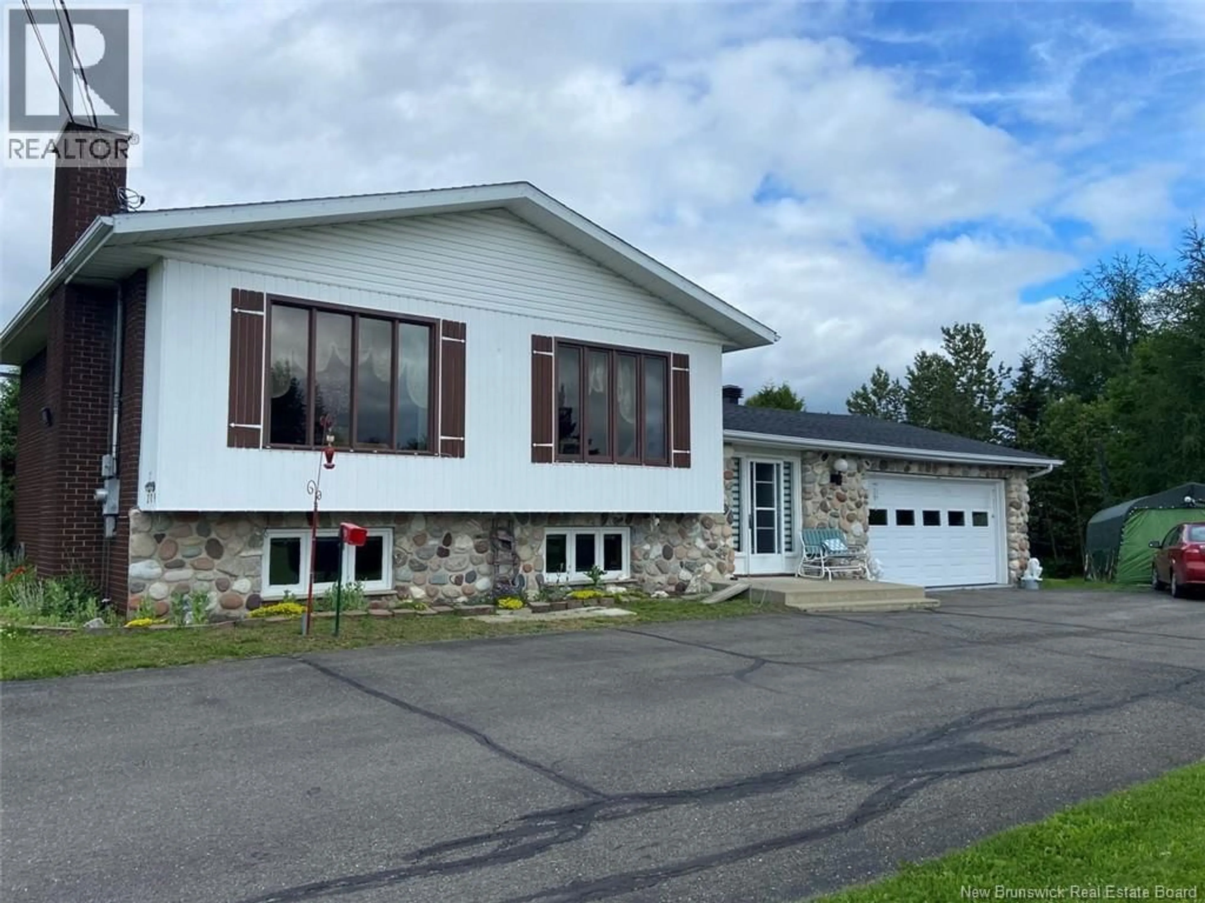 Home with vinyl exterior material, building for 209 PRINCIPALE STREET, Sainte-Anne-De-Madawaska New Brunswick E7E1B3