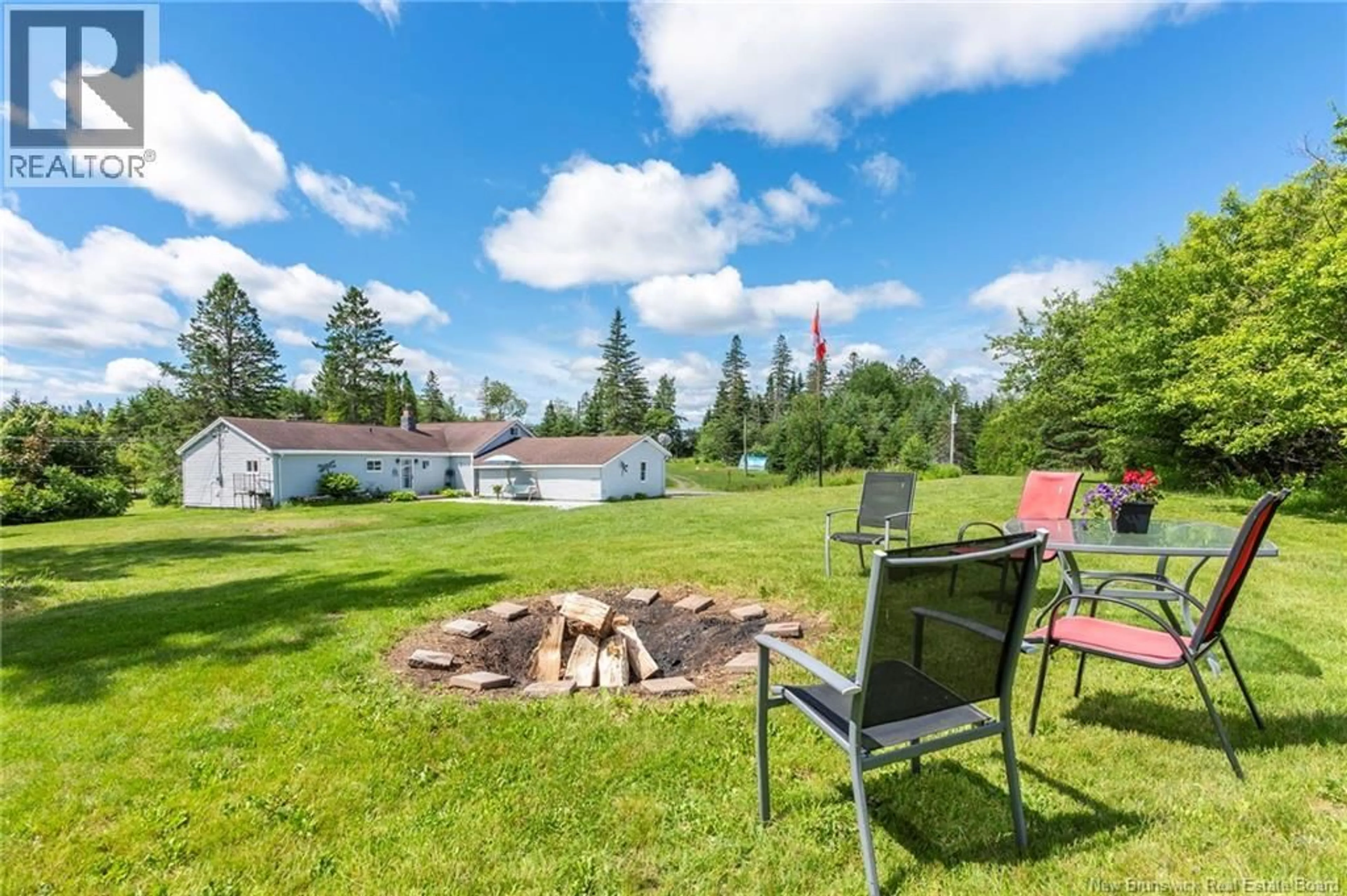 Patio, water/lake/river/ocean view for 10 MCMAHON, Barnesville New Brunswick E5N3S7