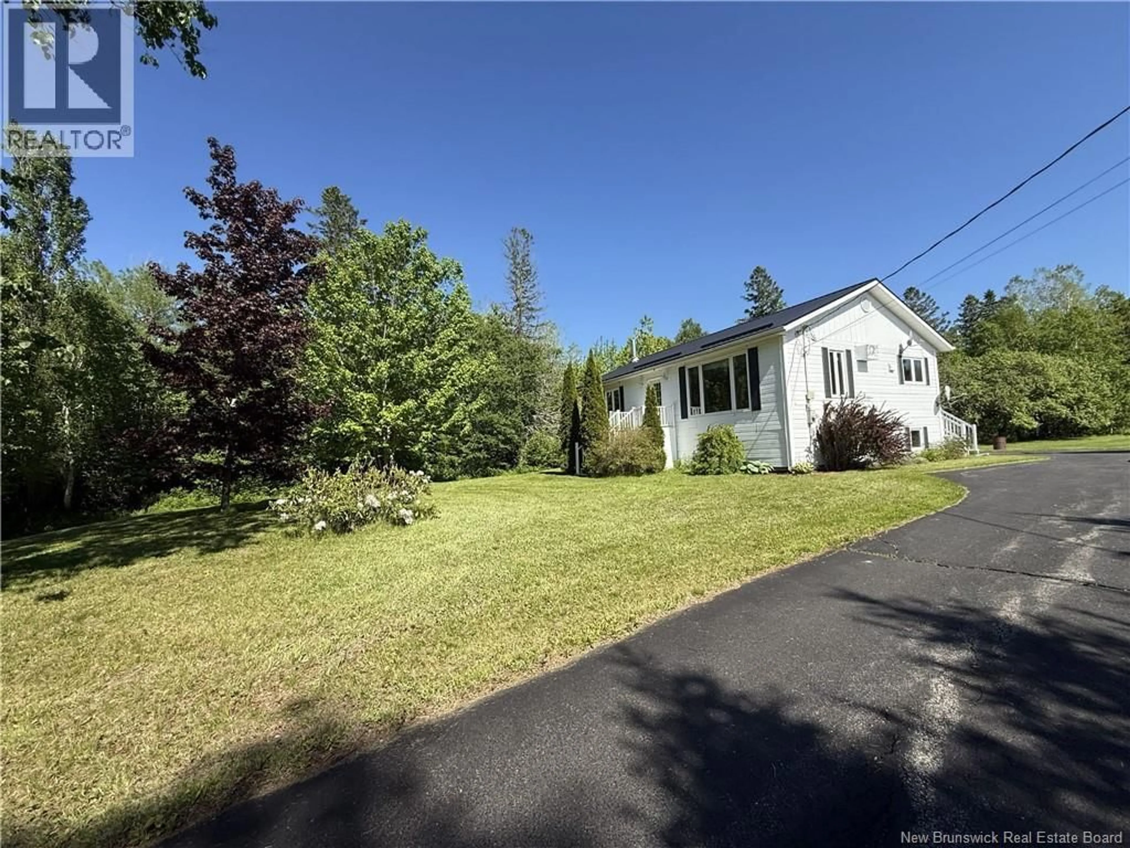A pic from outside/outdoor area/front of a property/back of a property/a pic from drone, street for 431 BOULEVARD DES ACADIENS BOULEVARD, Bertrand New Brunswick E1W1G1
