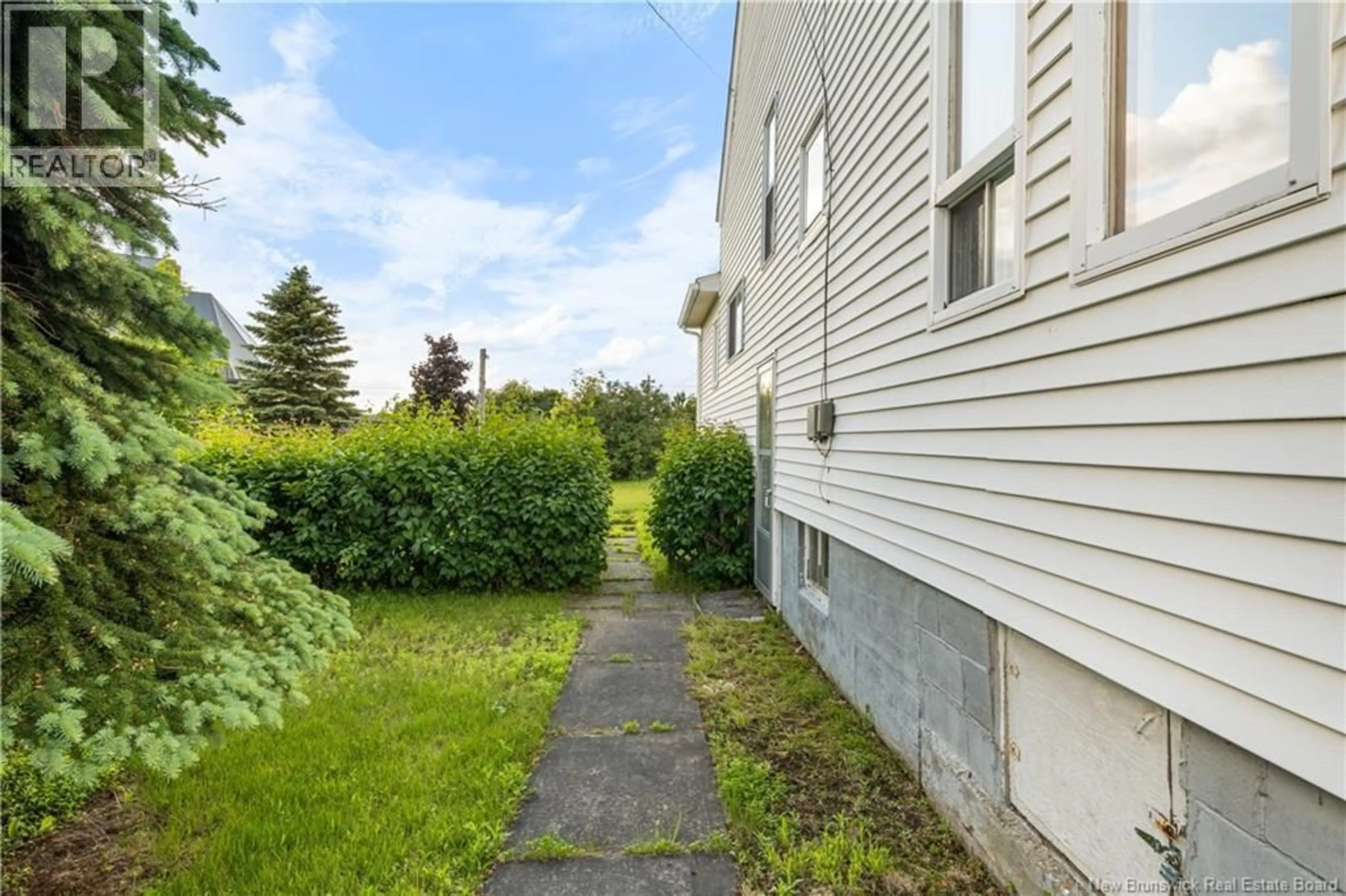Patio, street for 10 BELLEVUE STREET, Bouctouche New Brunswick E4S2W3