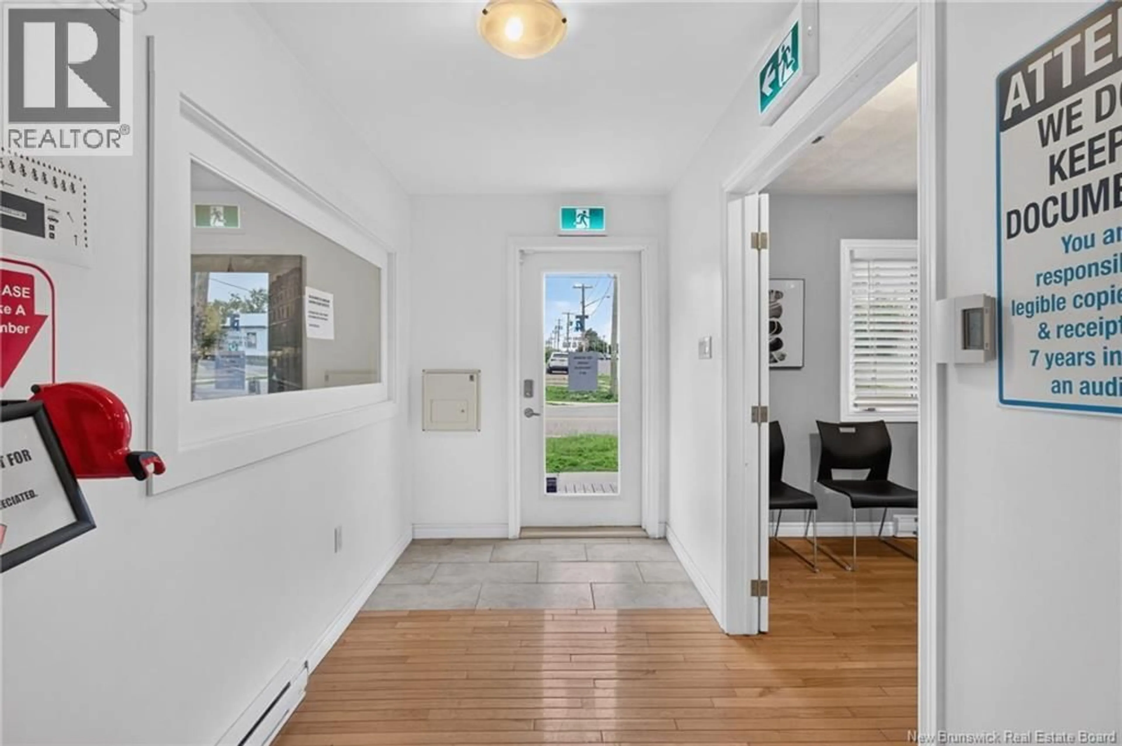Indoor entryway for 270 MILL ROAD, Moncton New Brunswick E1A4B1