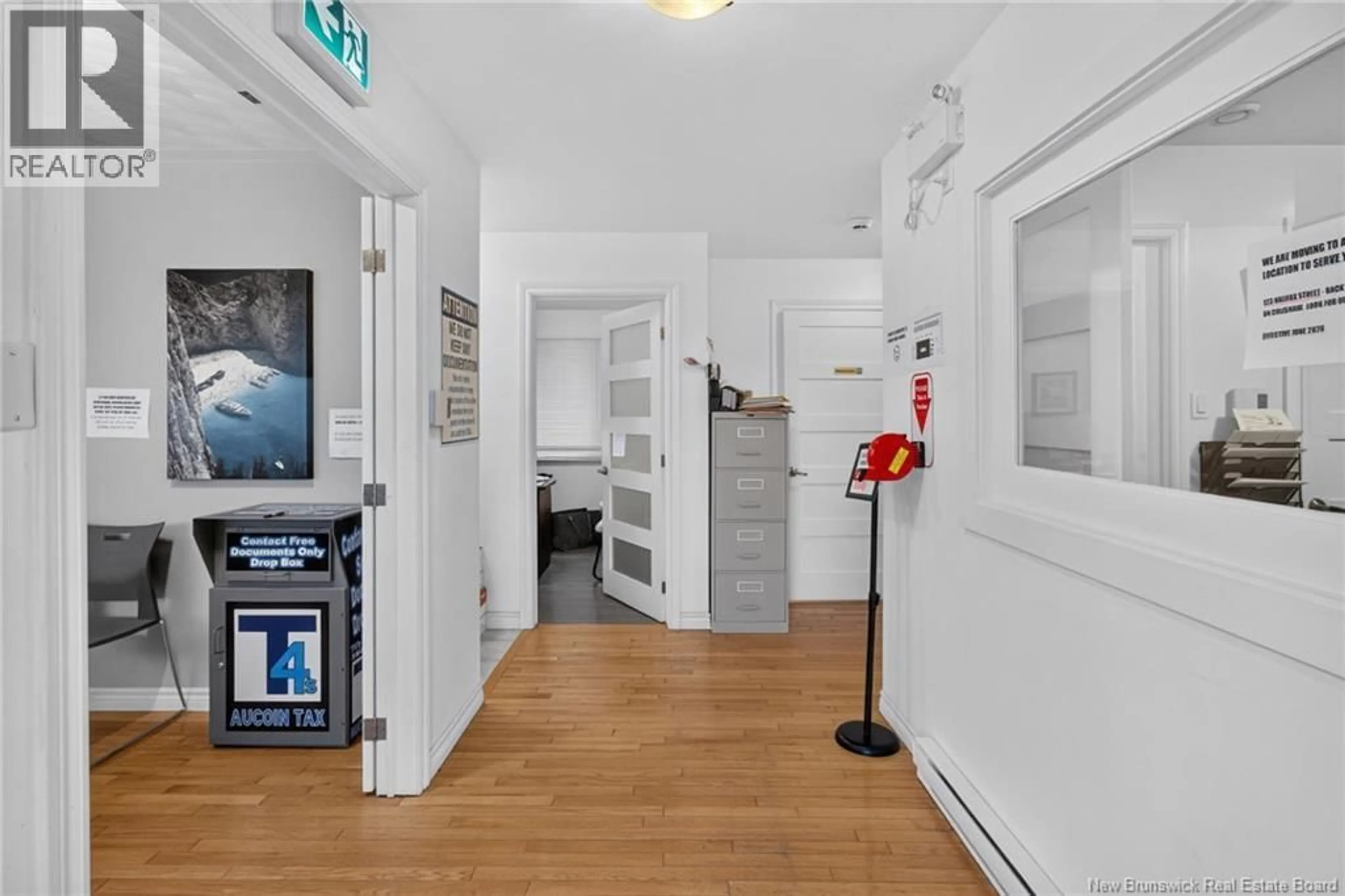 Indoor foyer for 270 MILL ROAD, Moncton New Brunswick E1A4B1