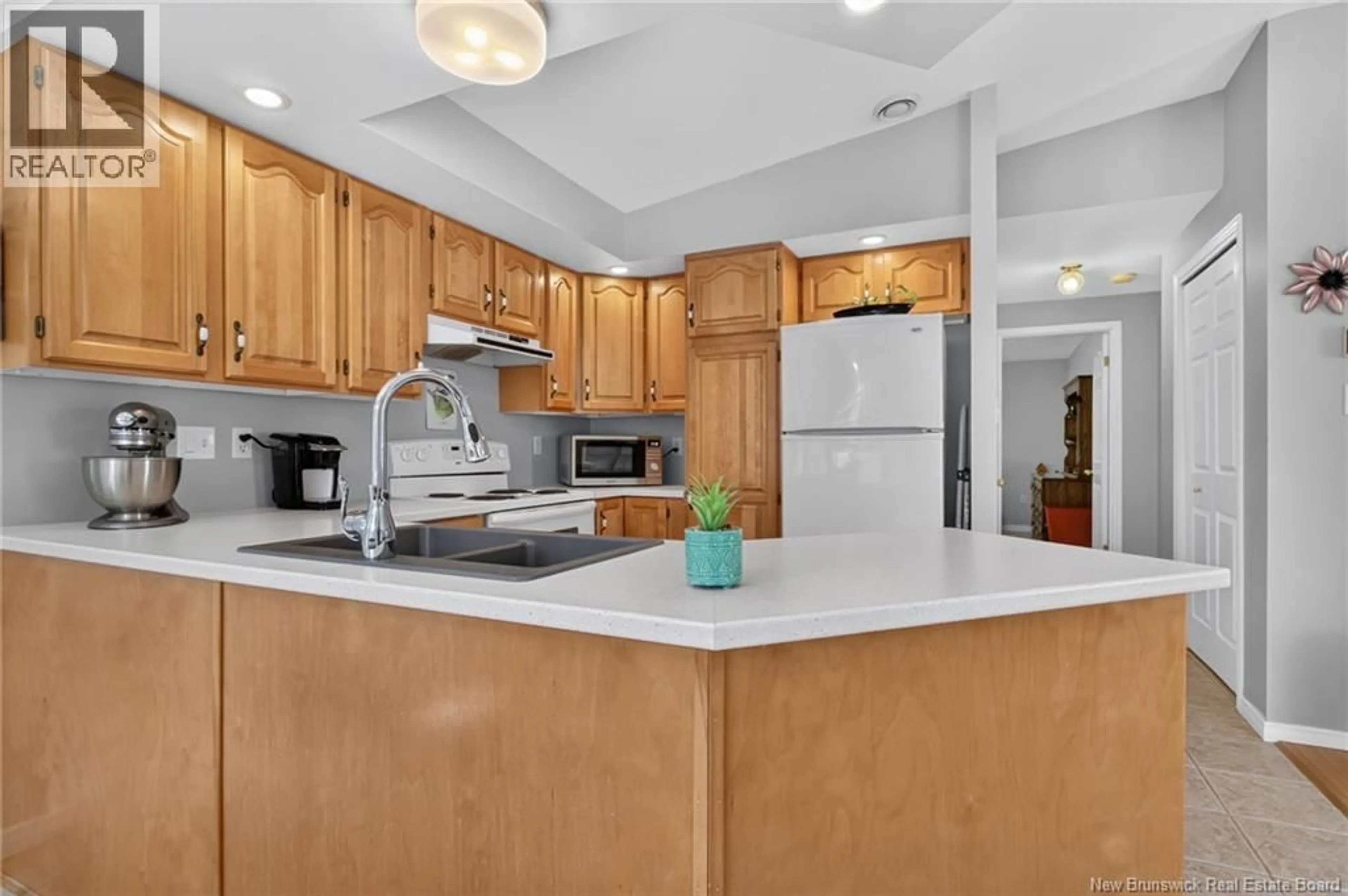 Open concept kitchen, ceramic/tile floor for 417 WEDGEWOOD AVENUE, Riverview New Brunswick E1B2E5