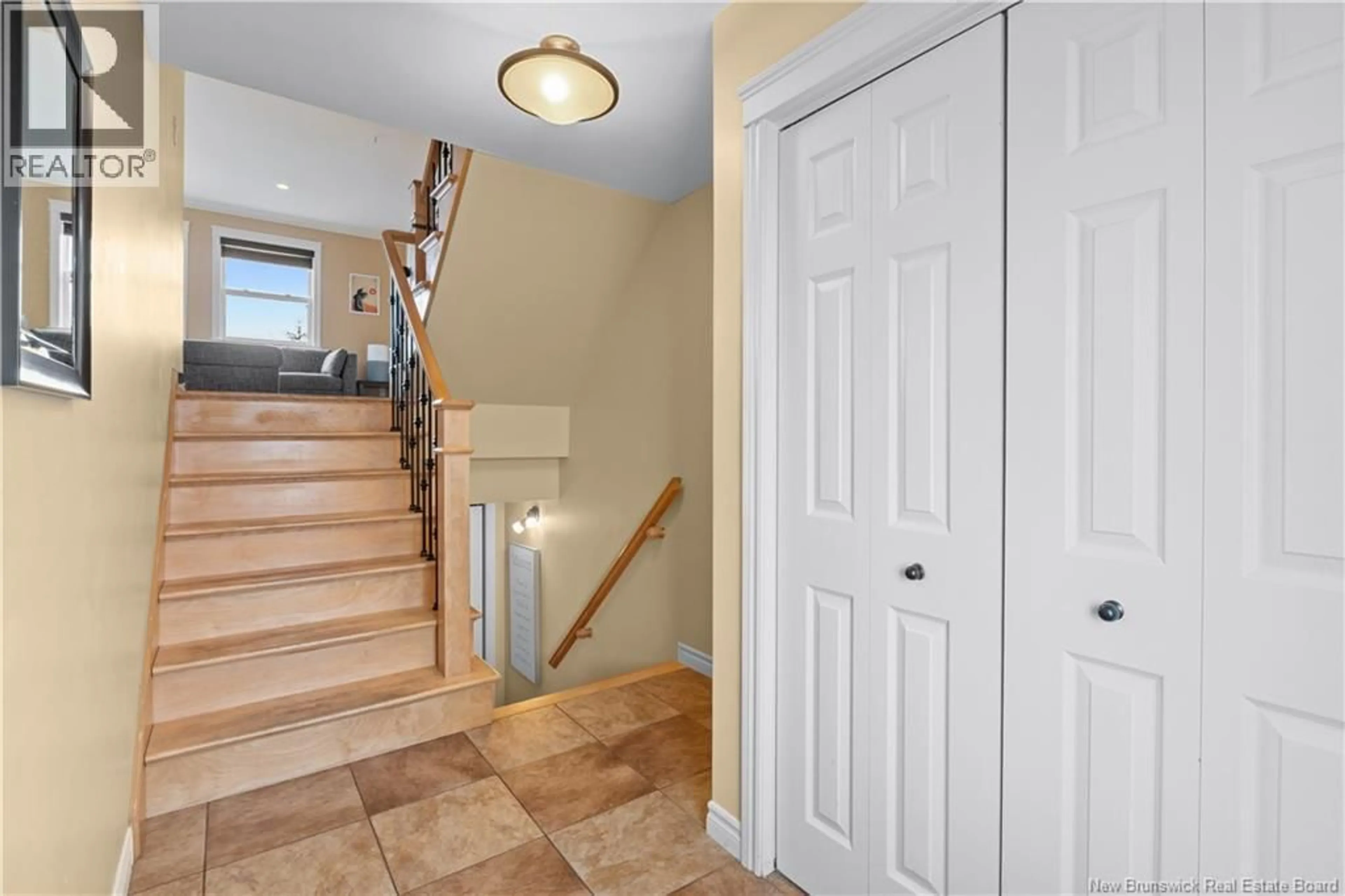 Indoor entryway for 485 EVERGREEN DRIVE, Moncton New Brunswick E1G0L1