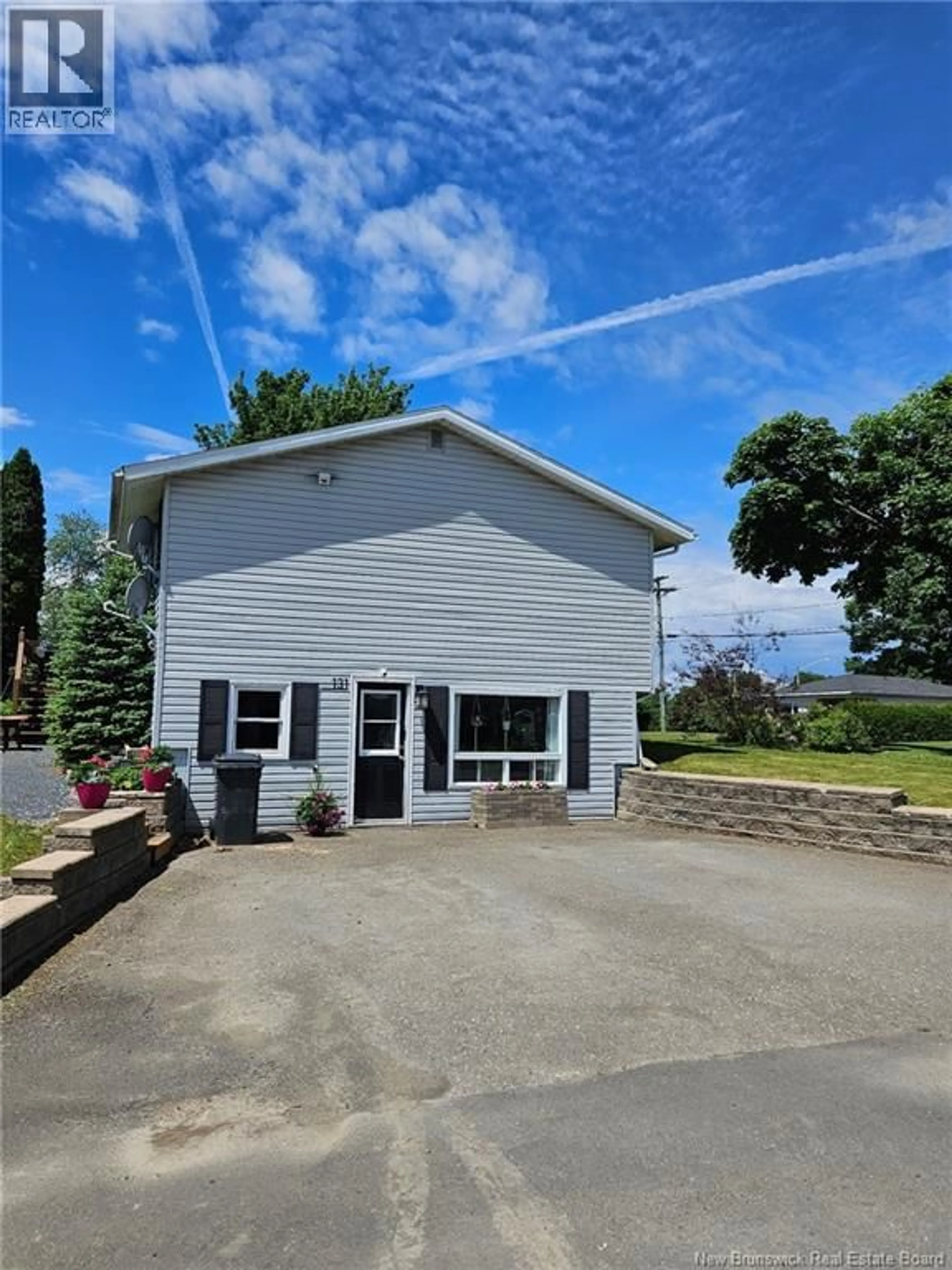 A pic from outside/outdoor area/front of a property/back of a property/a pic from drone, unknown for 131 KIRKPATRICK STREET, Woodstock New Brunswick E7M2B2