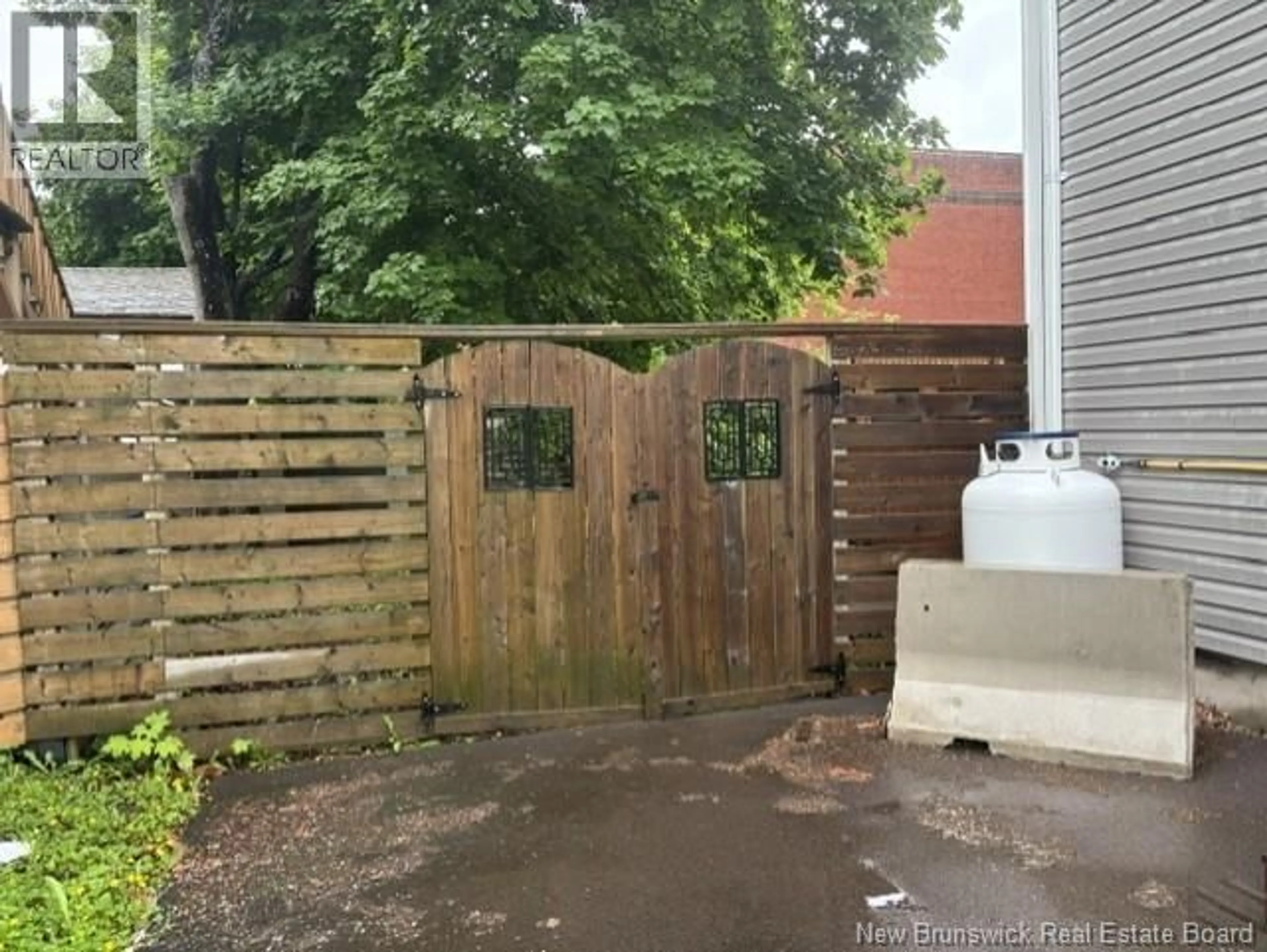 Patio, street for 180 HIGHFIELD STREET, Moncton New Brunswick E1C5P3