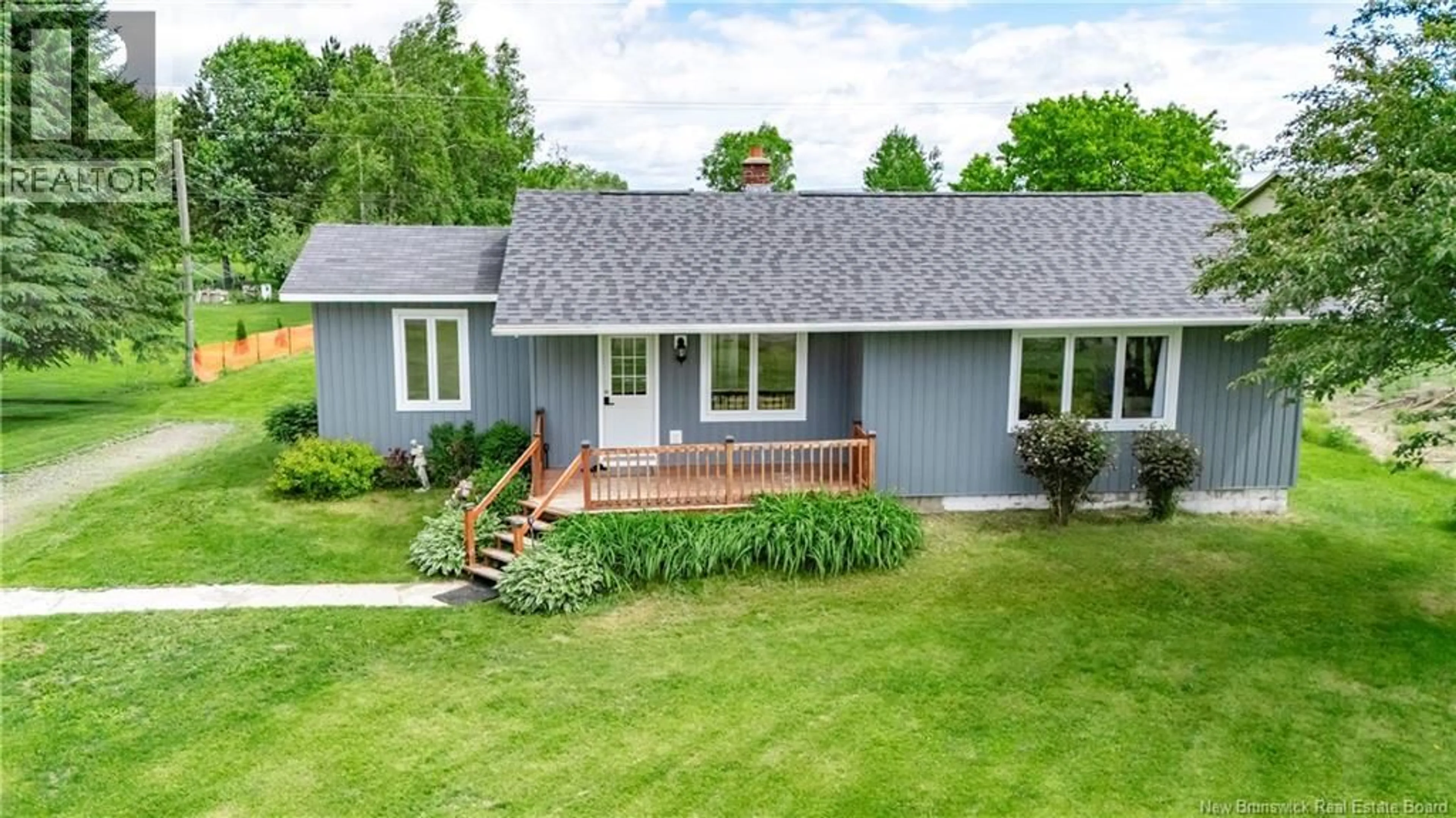 A pic from outside/outdoor area/front of a property/back of a property/a pic from drone, street for 849 ROUTE 105, Maugerville New Brunswick E3A8K9