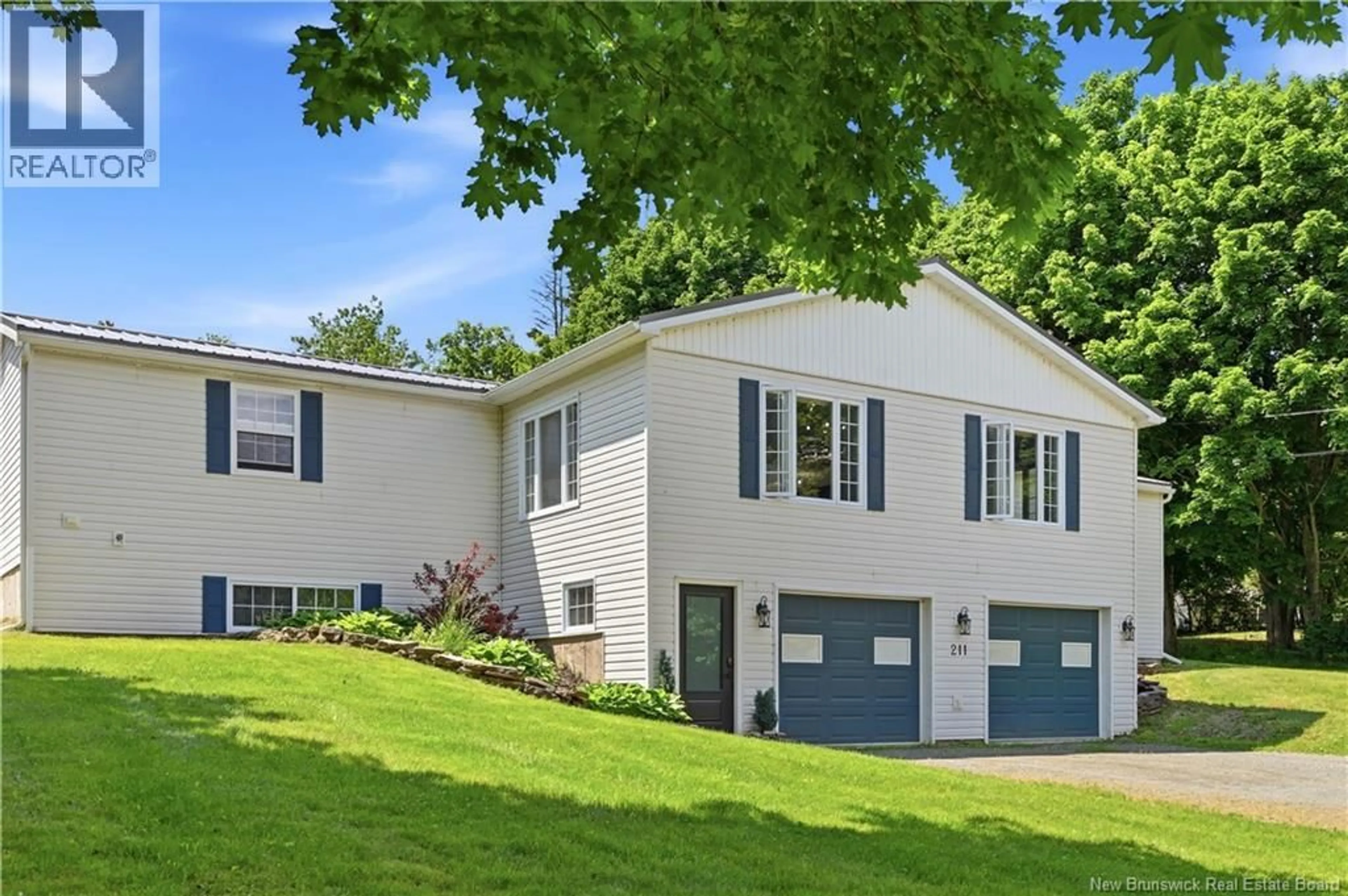 Home with vinyl exterior material, unknown for 211 PLEASANT, Hillsborough New Brunswick E4H3B2