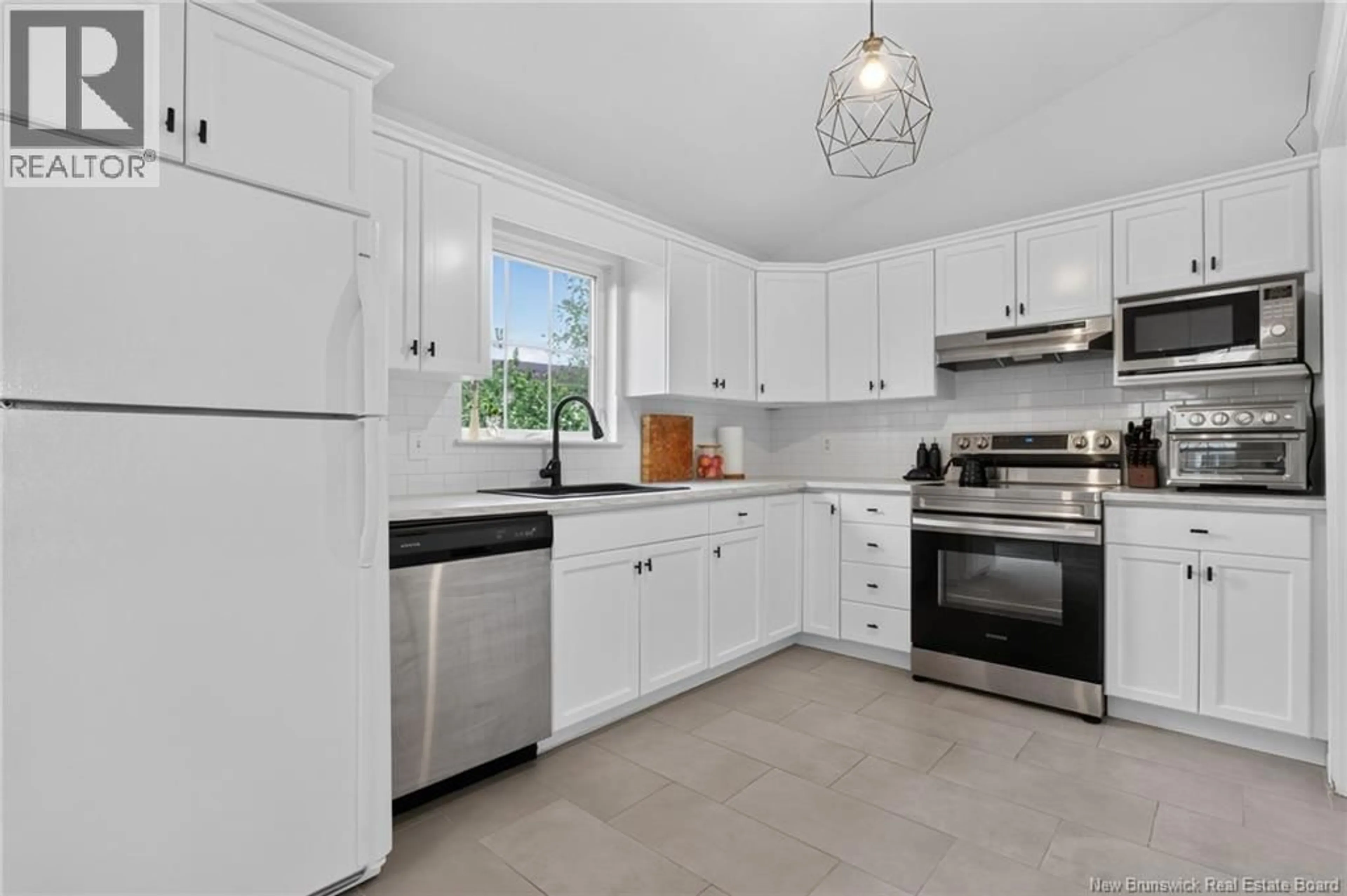 Standard kitchen, ceramic/tile floor for 46 DEVARENNE, Dieppe New Brunswick E1A0C8