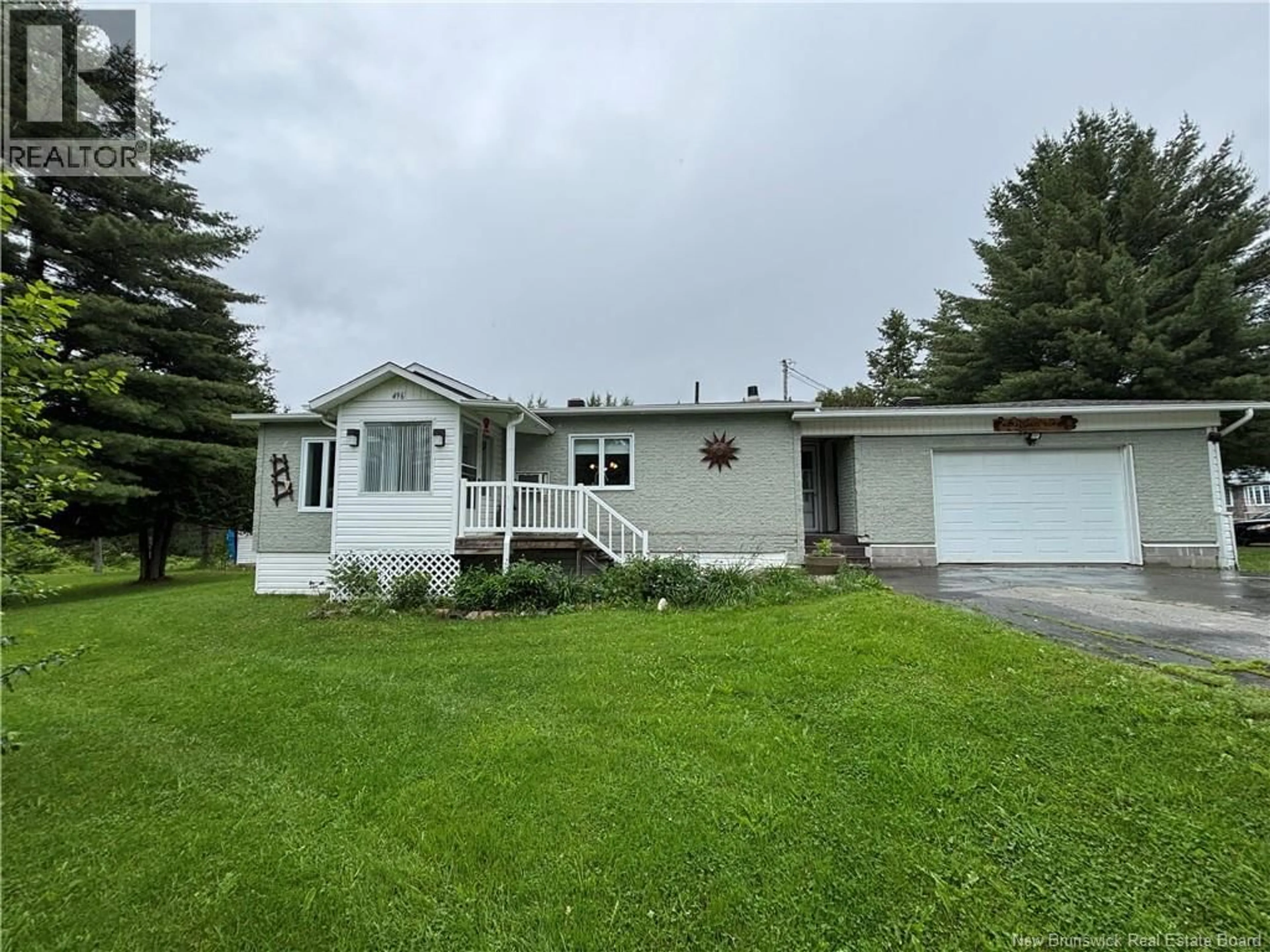 A pic from outside/outdoor area/front of a property/back of a property/a pic from drone, unknown for 496 2EME, Saint-Joseph-De-Madawaska New Brunswick E7B2L1