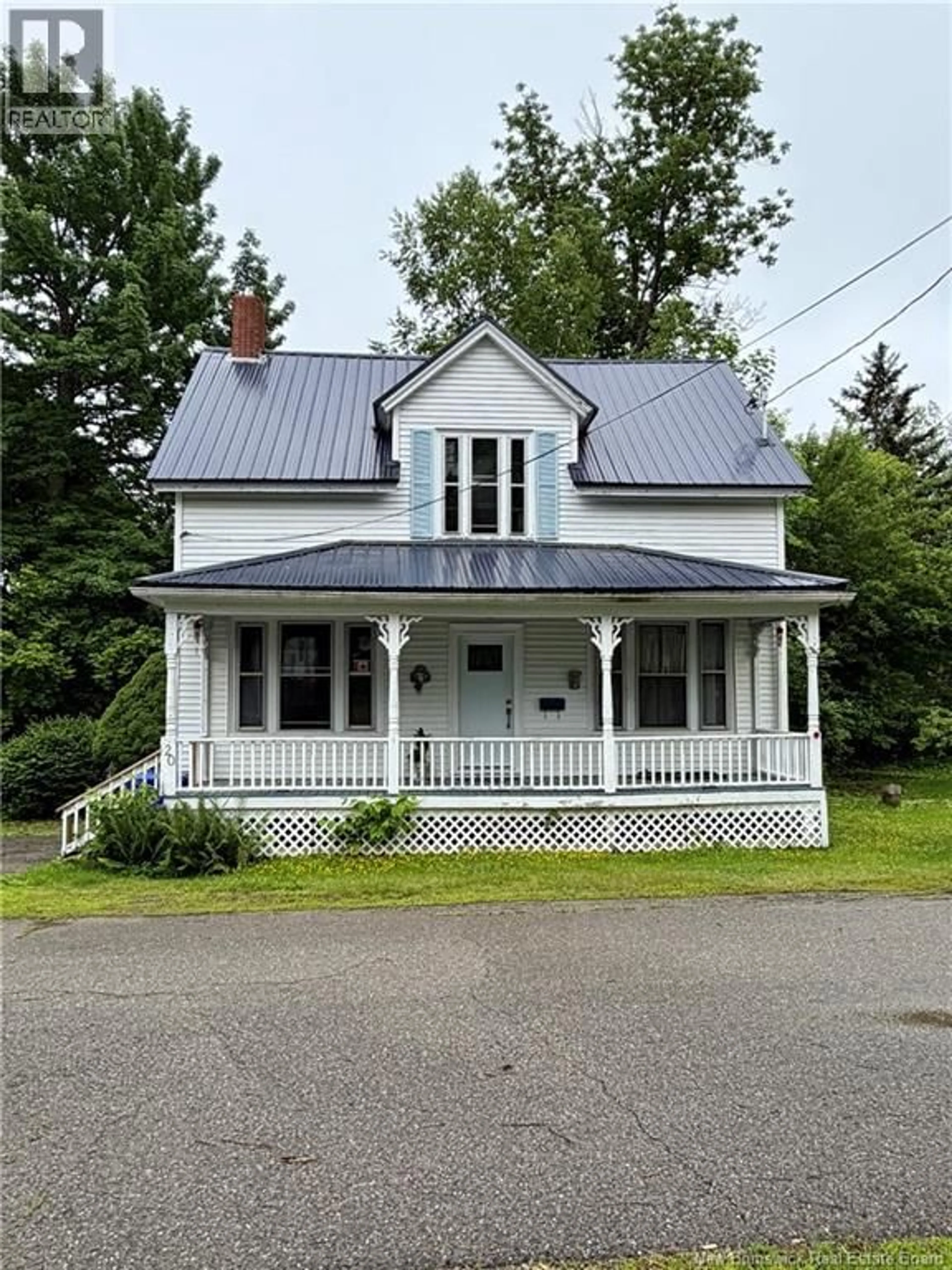 Home with vinyl exterior material, street for 20 GEORGE STREET, St. Stephen New Brunswick E3L2A8
