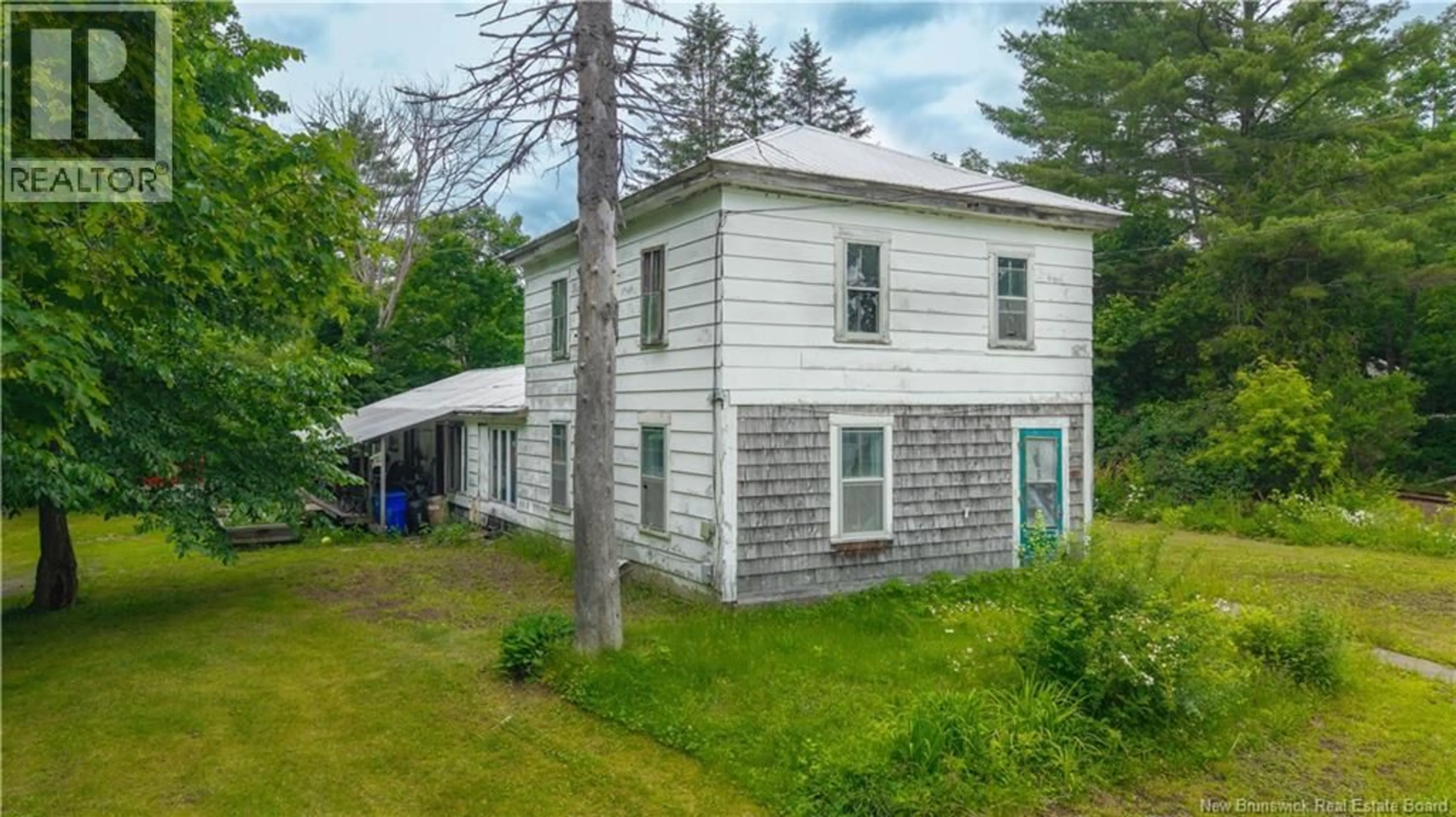 A pic from outside/outdoor area/front of a property/back of a property/a pic from drone, building for 69 WEST STREET, St. Stephen New Brunswick E3L1P5