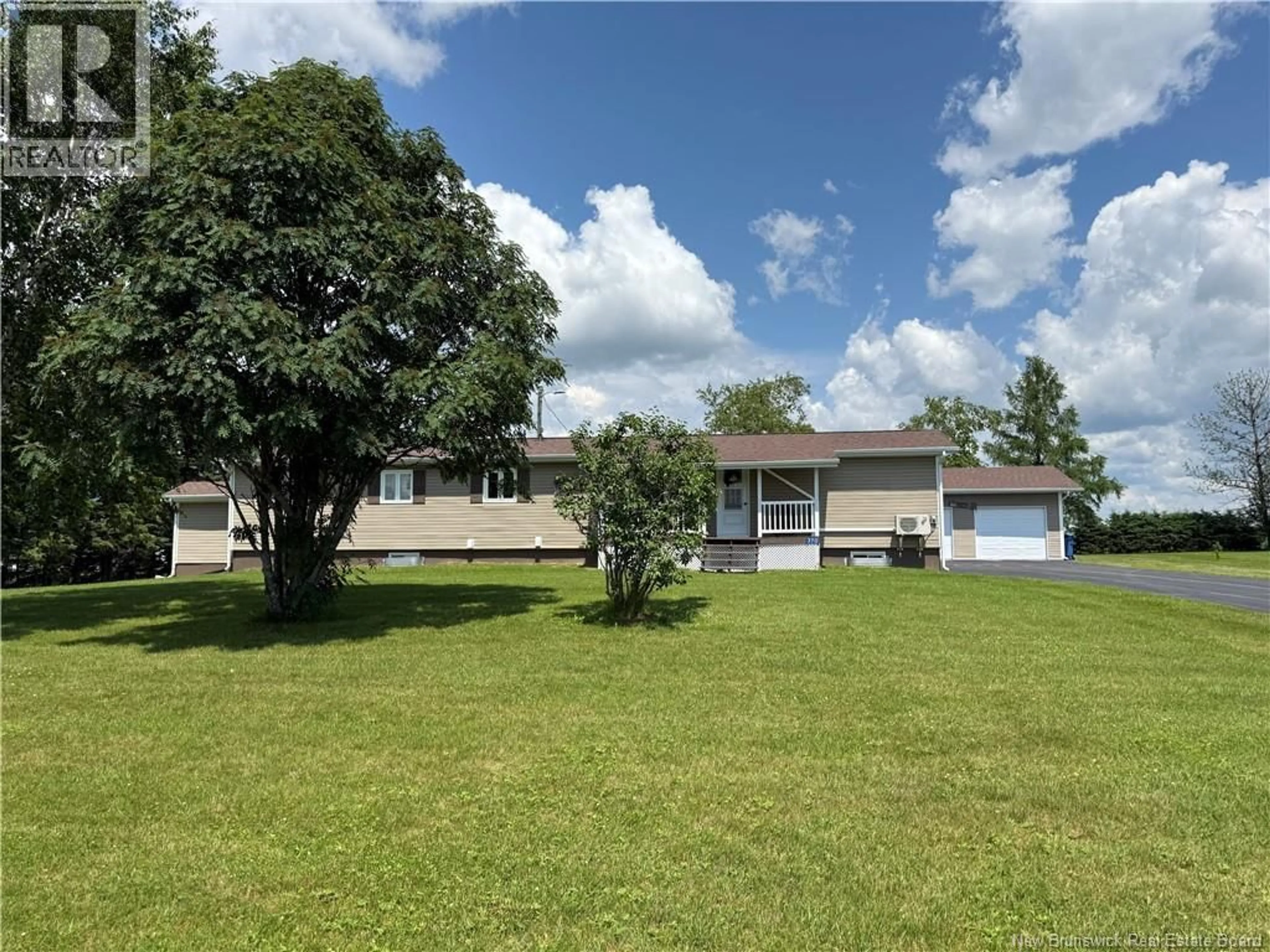 A pic from outside/outdoor area/front of a property/back of a property/a pic from drone, unknown for 370 CH DE L'EGLISE, Saint-André New Brunswick E3Y2X5