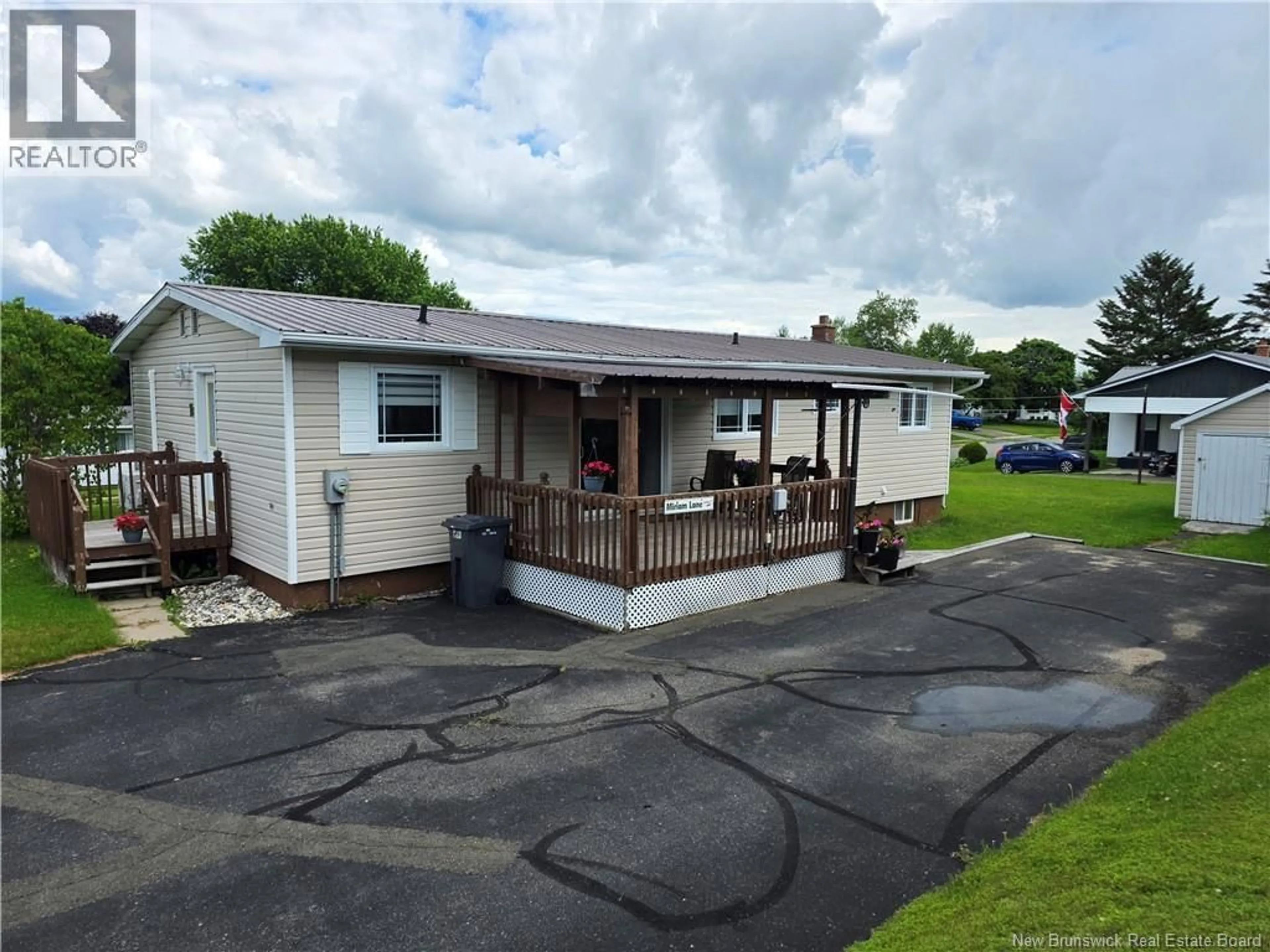 A pic from outside/outdoor area/front of a property/back of a property/a pic from drone, street for 16 HARDING DRIVE, Nackawic New Brunswick E6G1C4