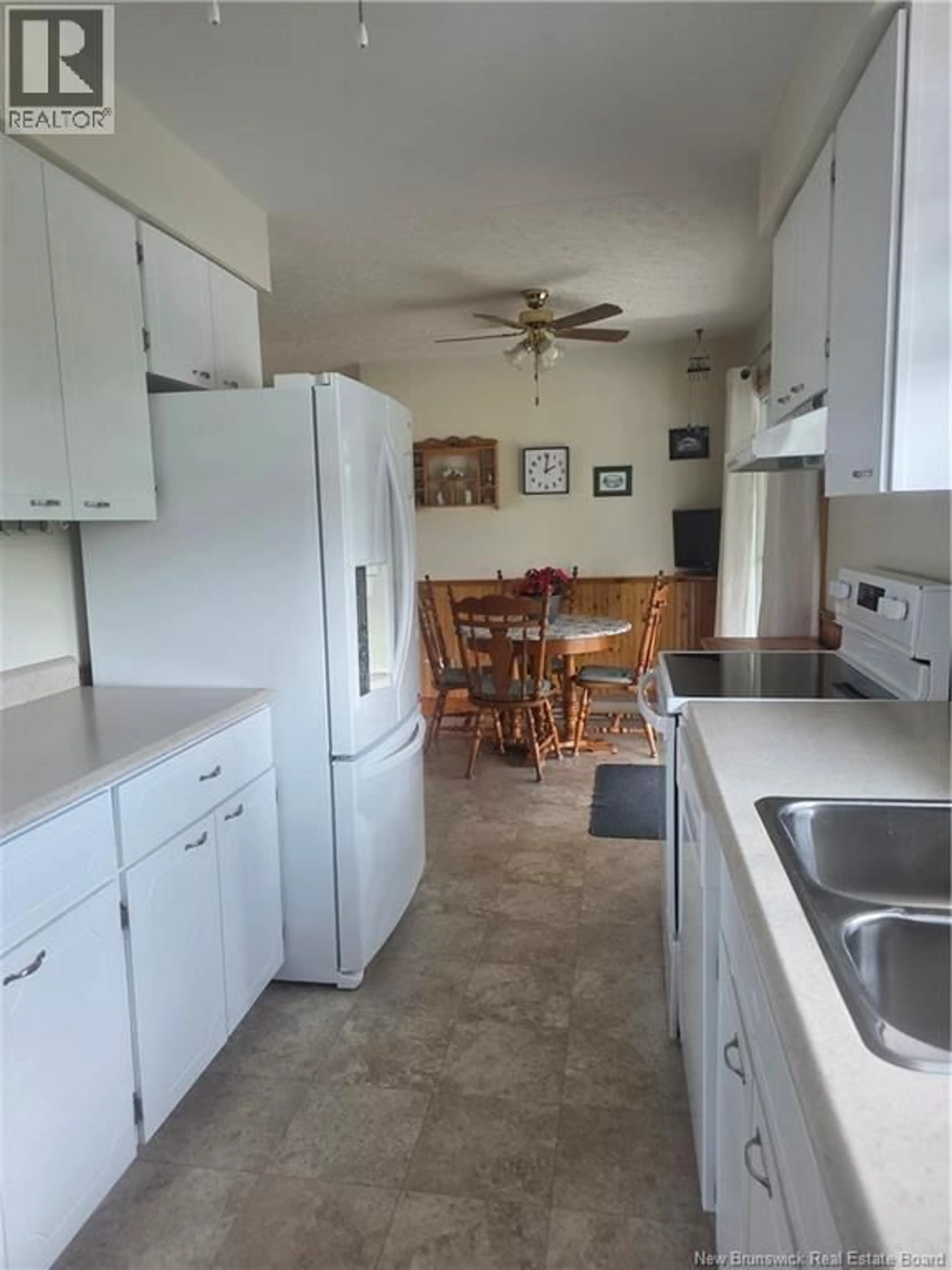 Standard kitchen, unknown for 16 HARDING DRIVE, Nackawic New Brunswick E6G1C4